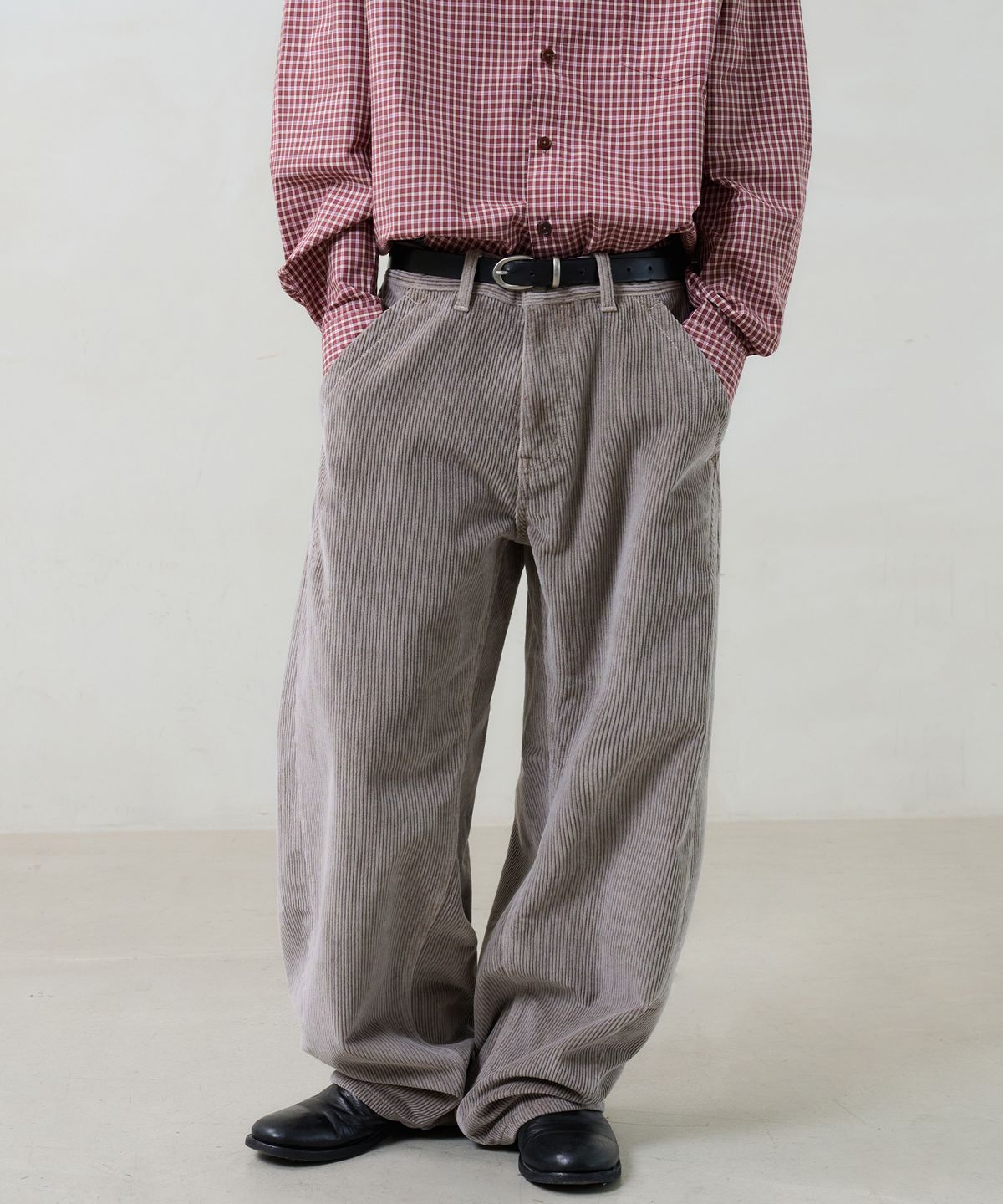 노운(NOUN) balanced corduroy pants (mocha beige)