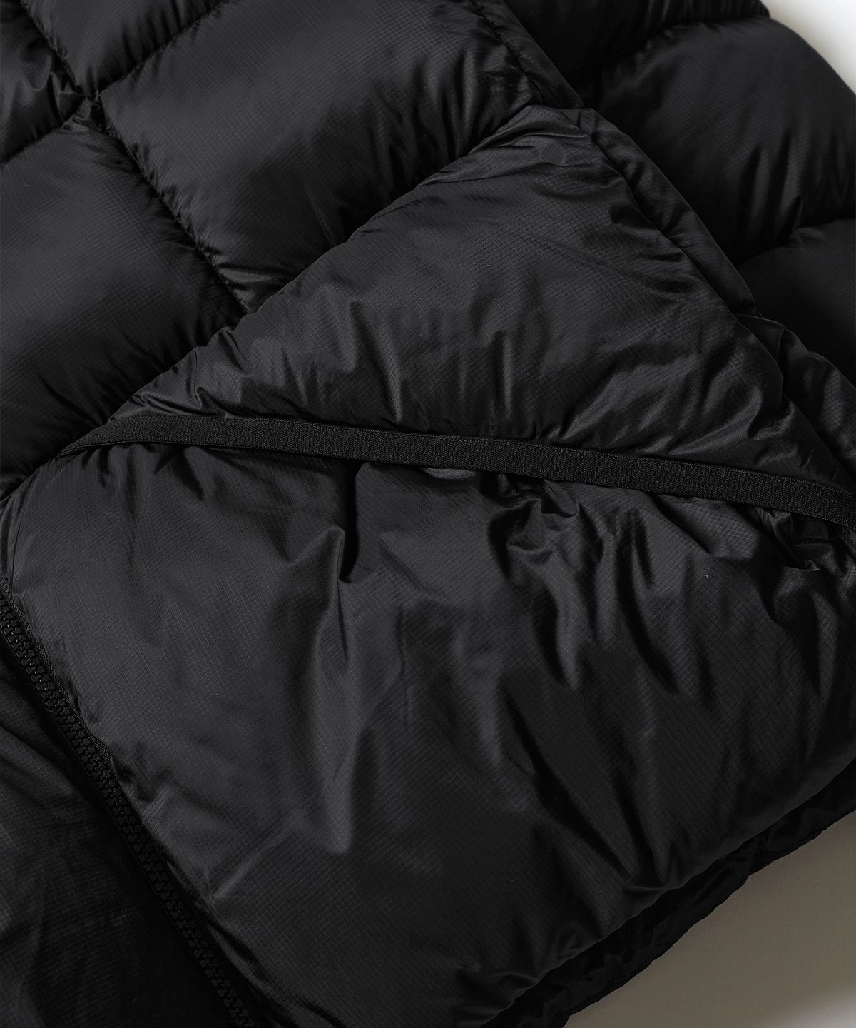 에스파이(ESFAI) LIGHT PUFFER DOWN JACKET (BLACK)