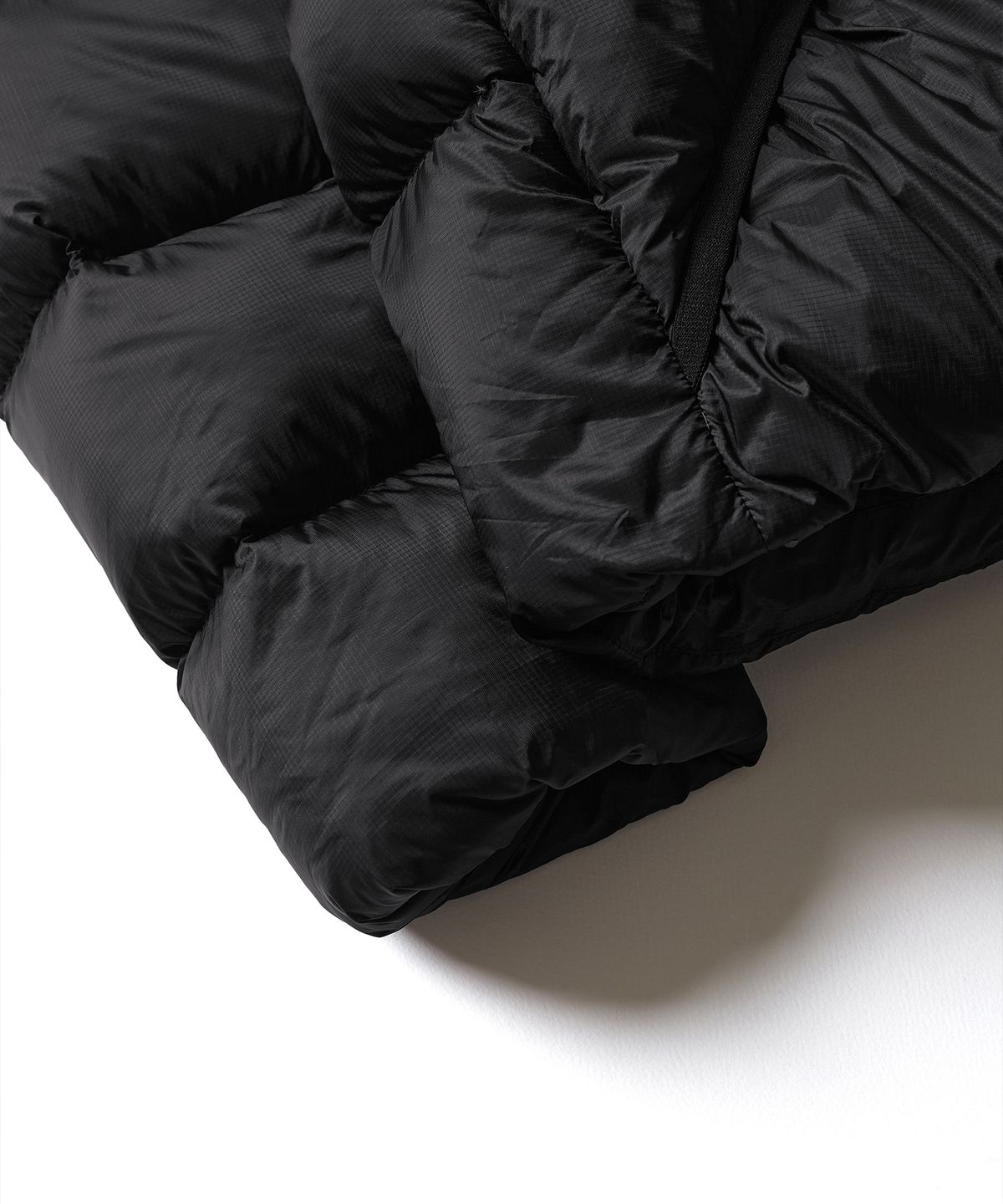 에스파이(ESFAI) LIGHT PUFFER DOWN JACKET (BLACK)