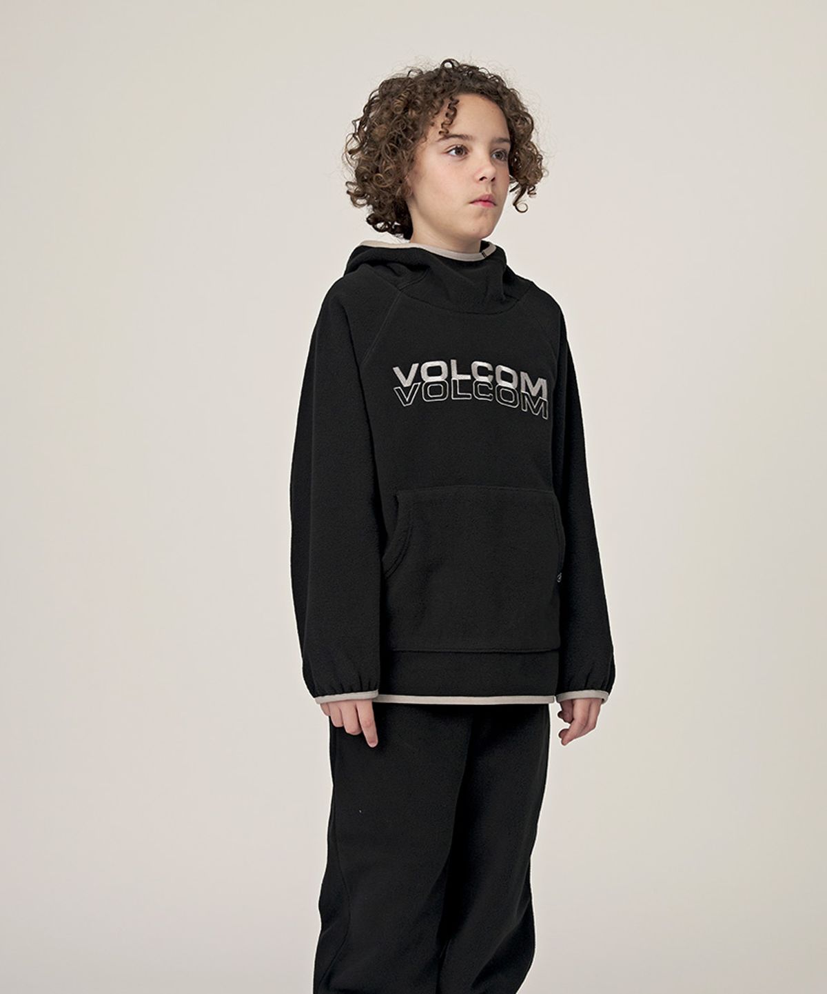 볼컴 키즈(VOLCOM KIDS) 아노락 레터링 셋업 D5W004
