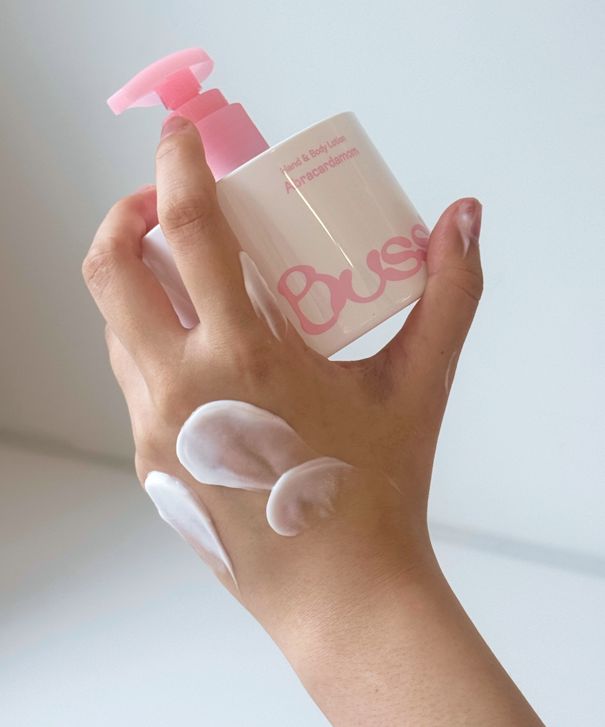 부씨(BUSSI) 핸드 앤 바디 로션 아브라카다멈