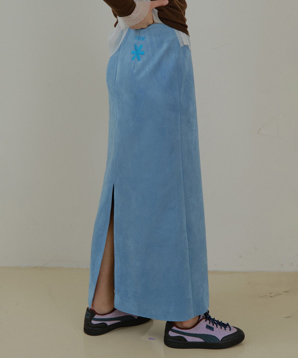 뮈르뮈르(MURMURE) 키노 자수 스웨이드 맥시스커트_Kino Skirt_2colors