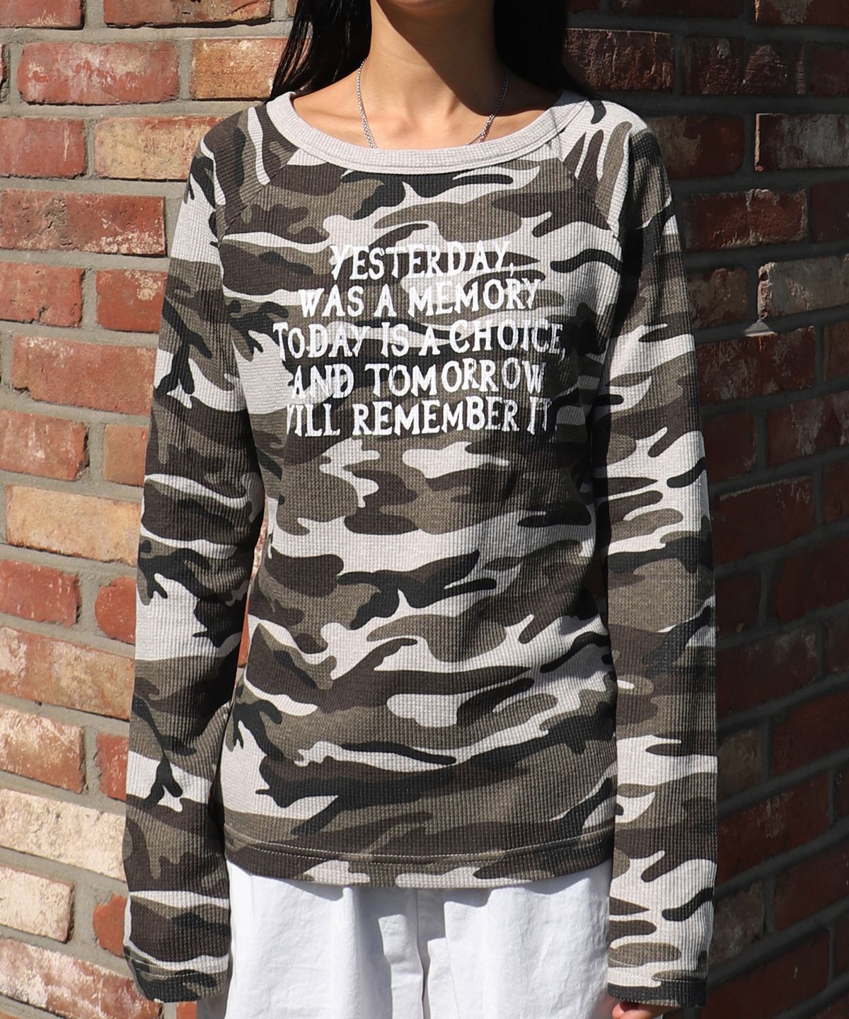크루치(KRUCHI) Yesterday waffle long-sleeved (CAMO) WOMENS