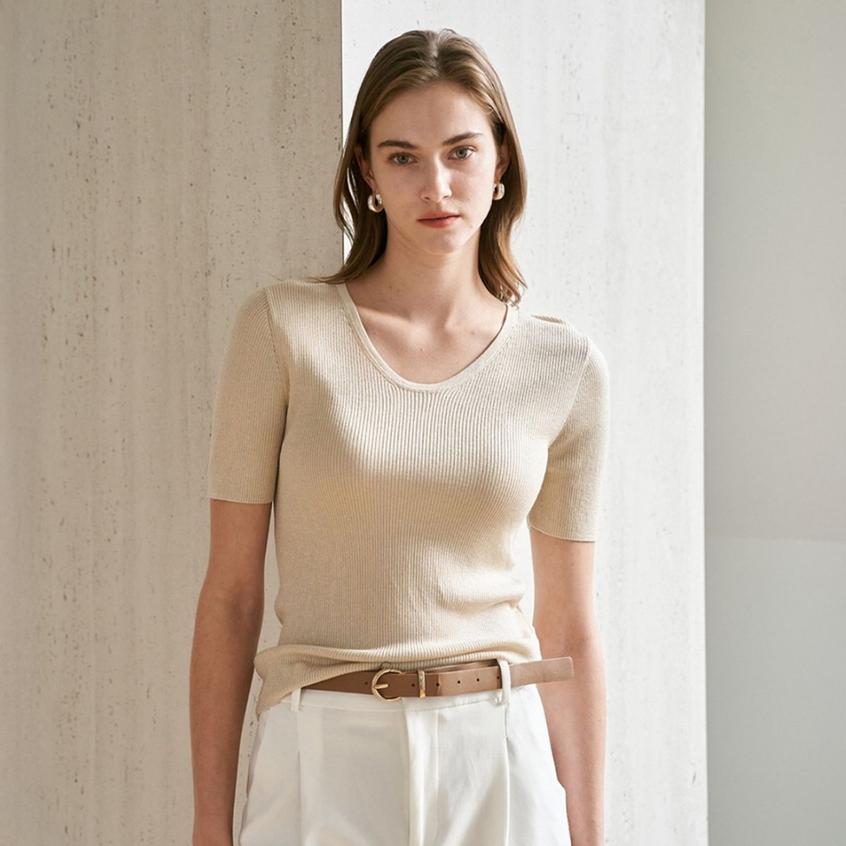 메종바인(MAISON VINE) [Made in Italy] The Curated short sleeves U-neck