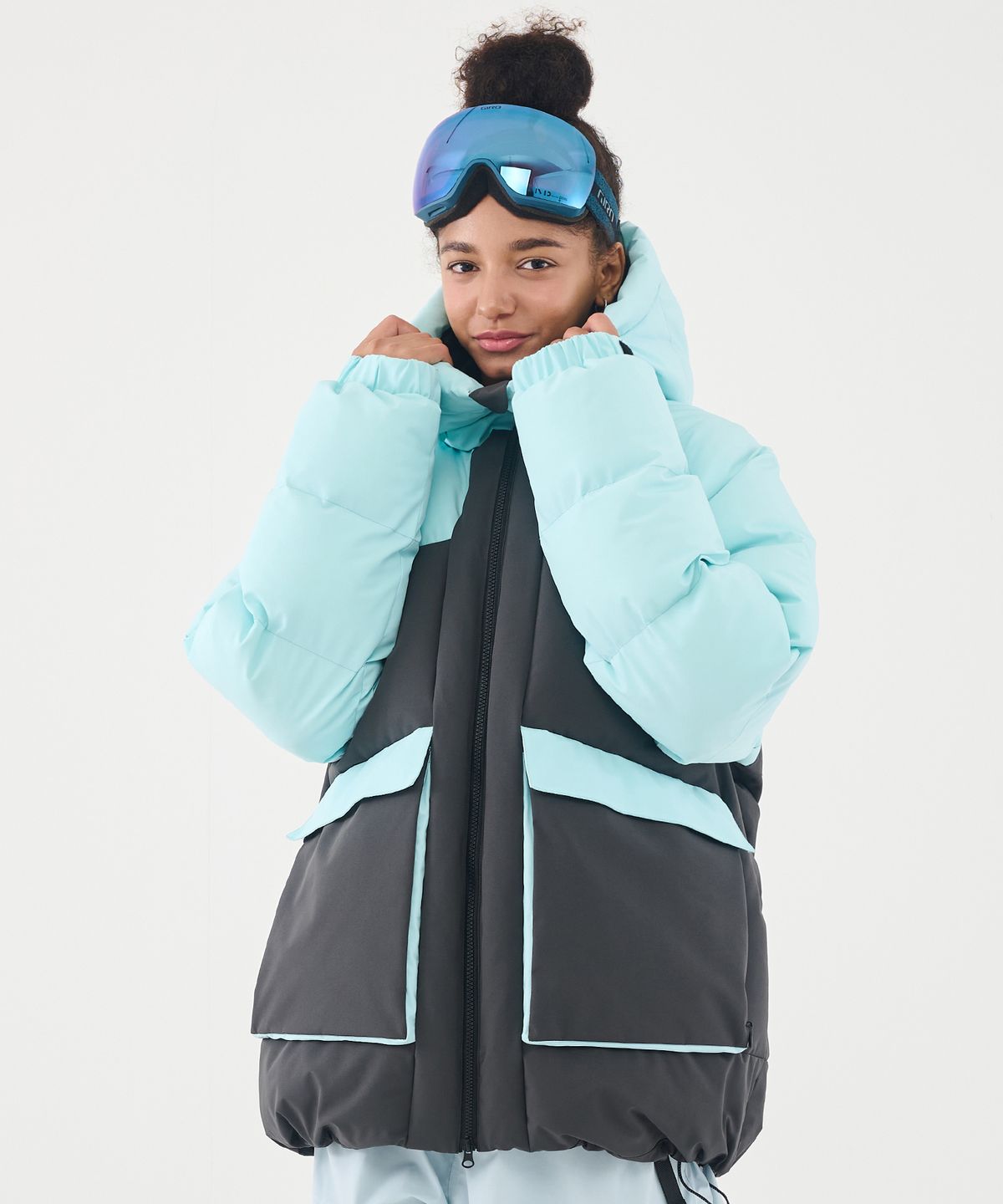 돌아우터웨어(DOLL OUTERWEAR) 2526 미카 패딩 자켓 CHACOAL 남녀공용