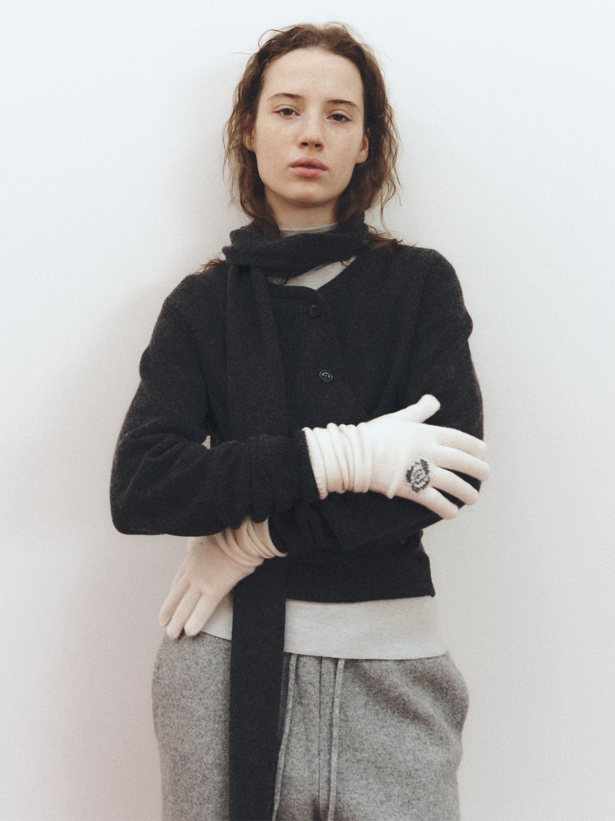 리플레인(REPLAIN) CASHMERE BLEND ROSE GLOVES_IVORY