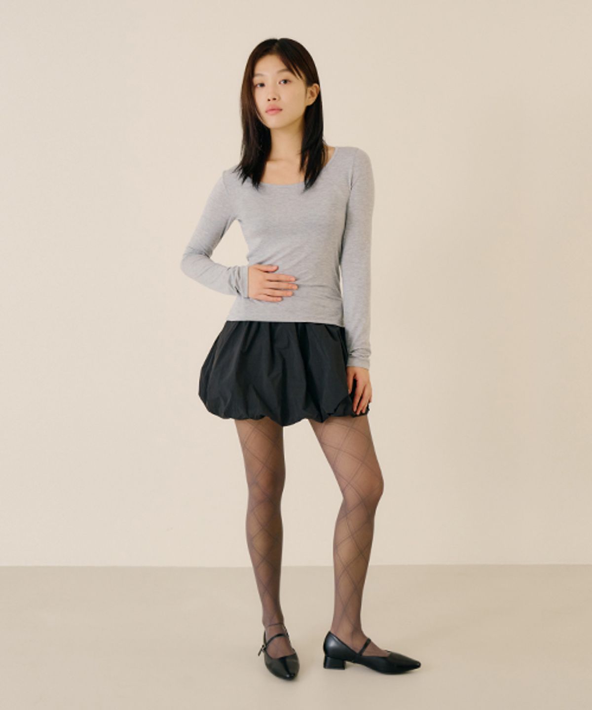 마른파이브(MARN5) 넉넉 체크 패턴 스타킹_3colors