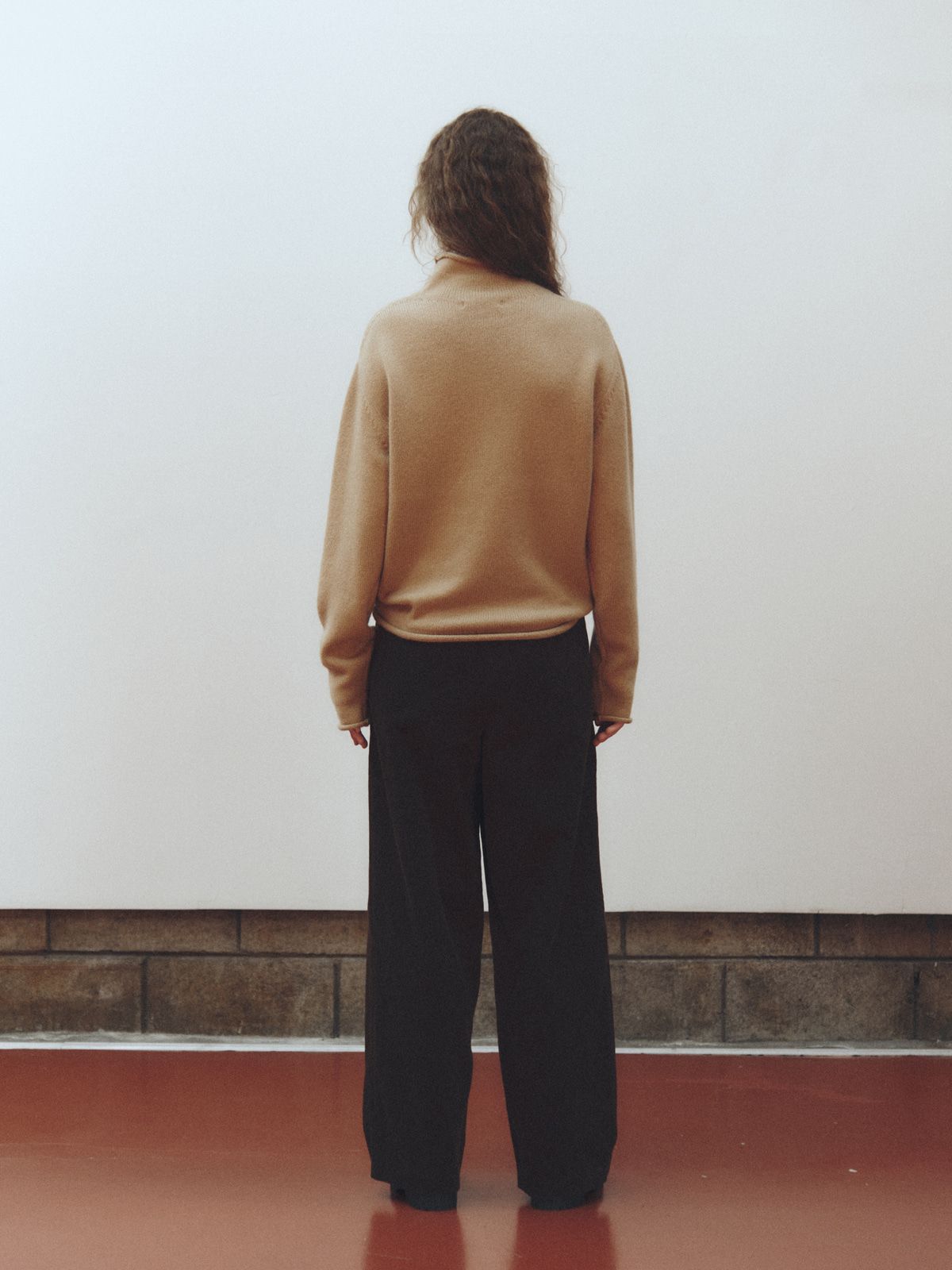 리플레인(REPLAIN) CASHMERE BLEND HIGH NECK TOP_CAMEL