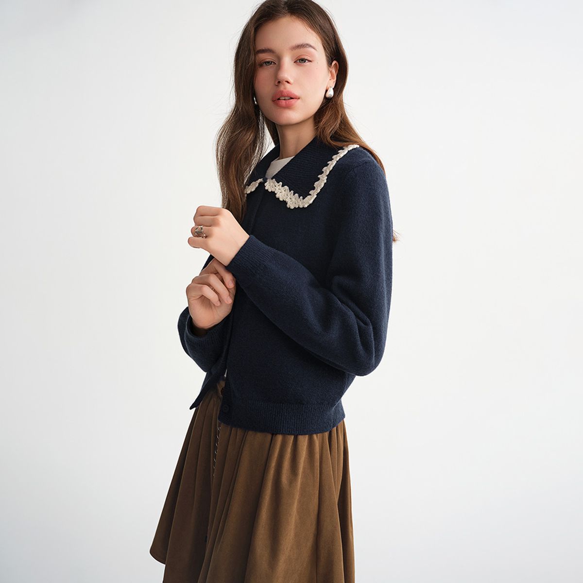 에이앤레이(AEIREI) AR_Lace collar cardigan_NAVY