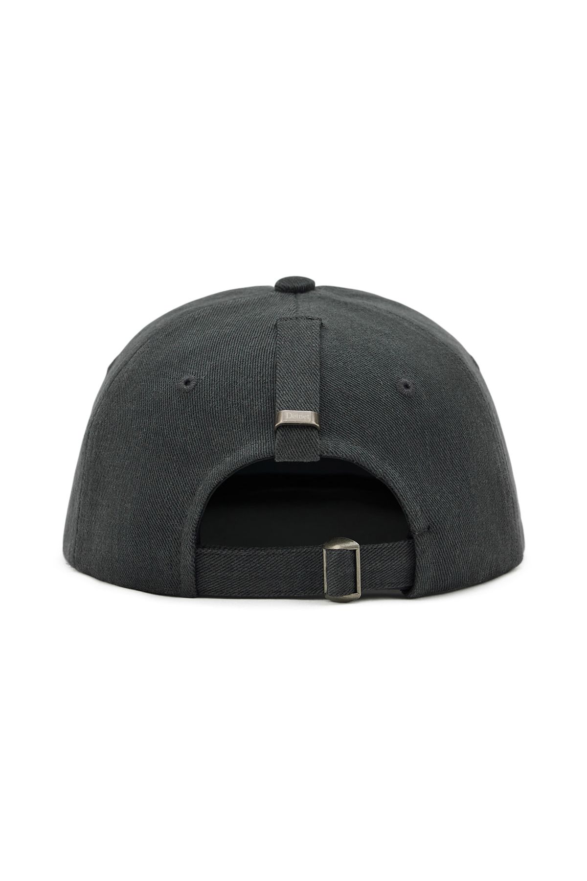 다이닛(DEINET) ZIGZAG LOGO MINI BAR DETAIL CAP IN CHARCOAL