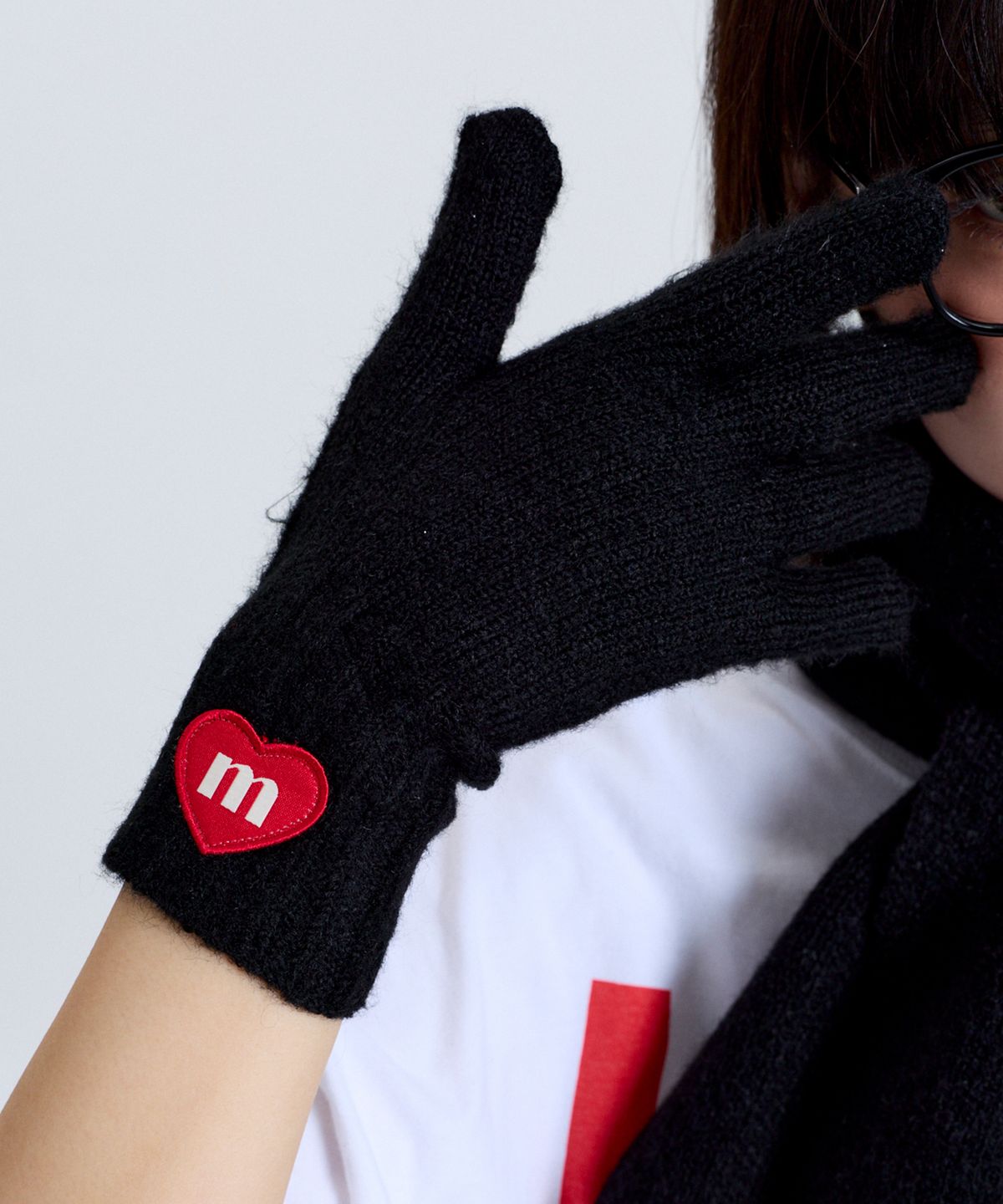 마크니(MACNI) LOVE M FINGER HOLE KNIT GLOVES BLACK