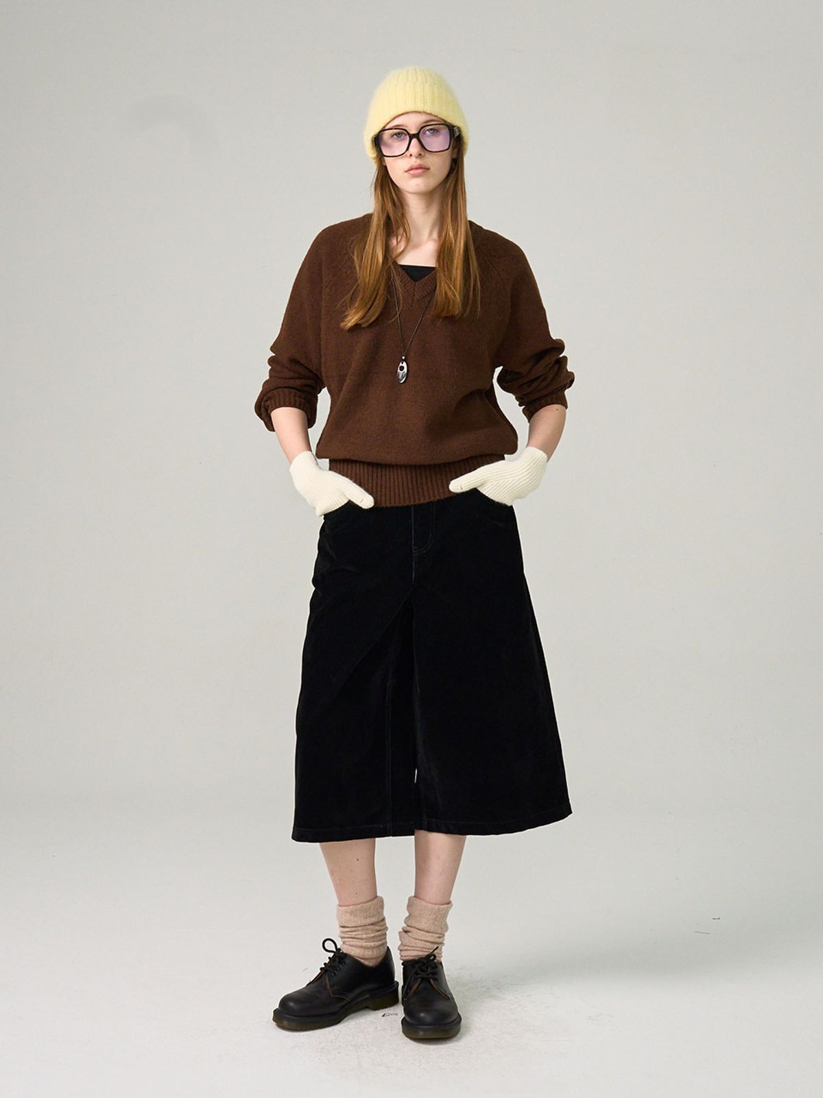 헌치(HUNCH) Loose Velvet Wide Half-Length Pants