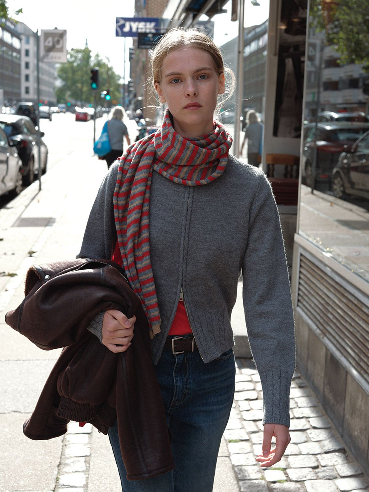 헌치(HUNCH) Twist Detail Stand Neck Knit Zip-Up (2color)