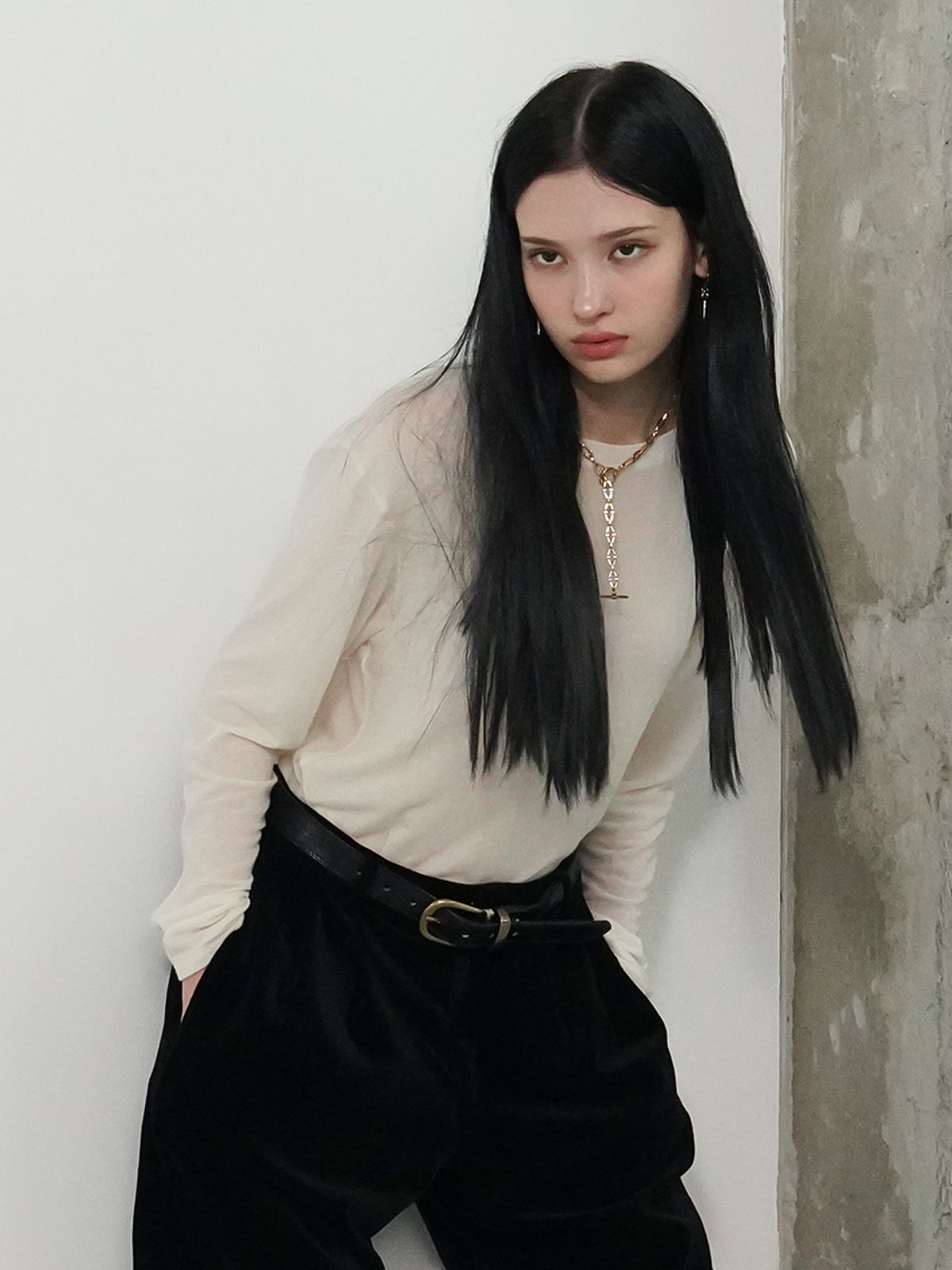 뮤즈바이로즈(MUSE BY ROSE) 루나 LUNA 울 텐셀 루즈 탑 (화이트)