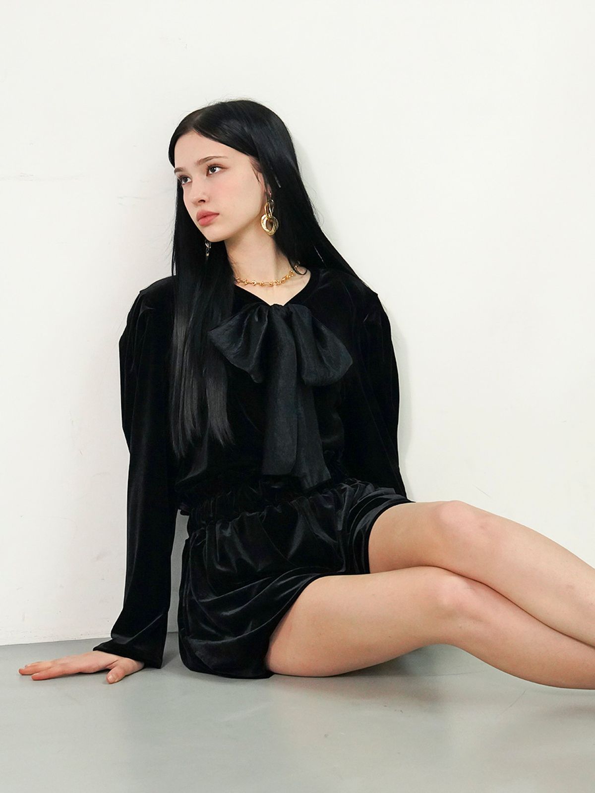 뮤즈바이로즈(MUSE BY ROSE) 에블린 EVELYN 벨벳 벌룬 숏팬츠 (BLACK)