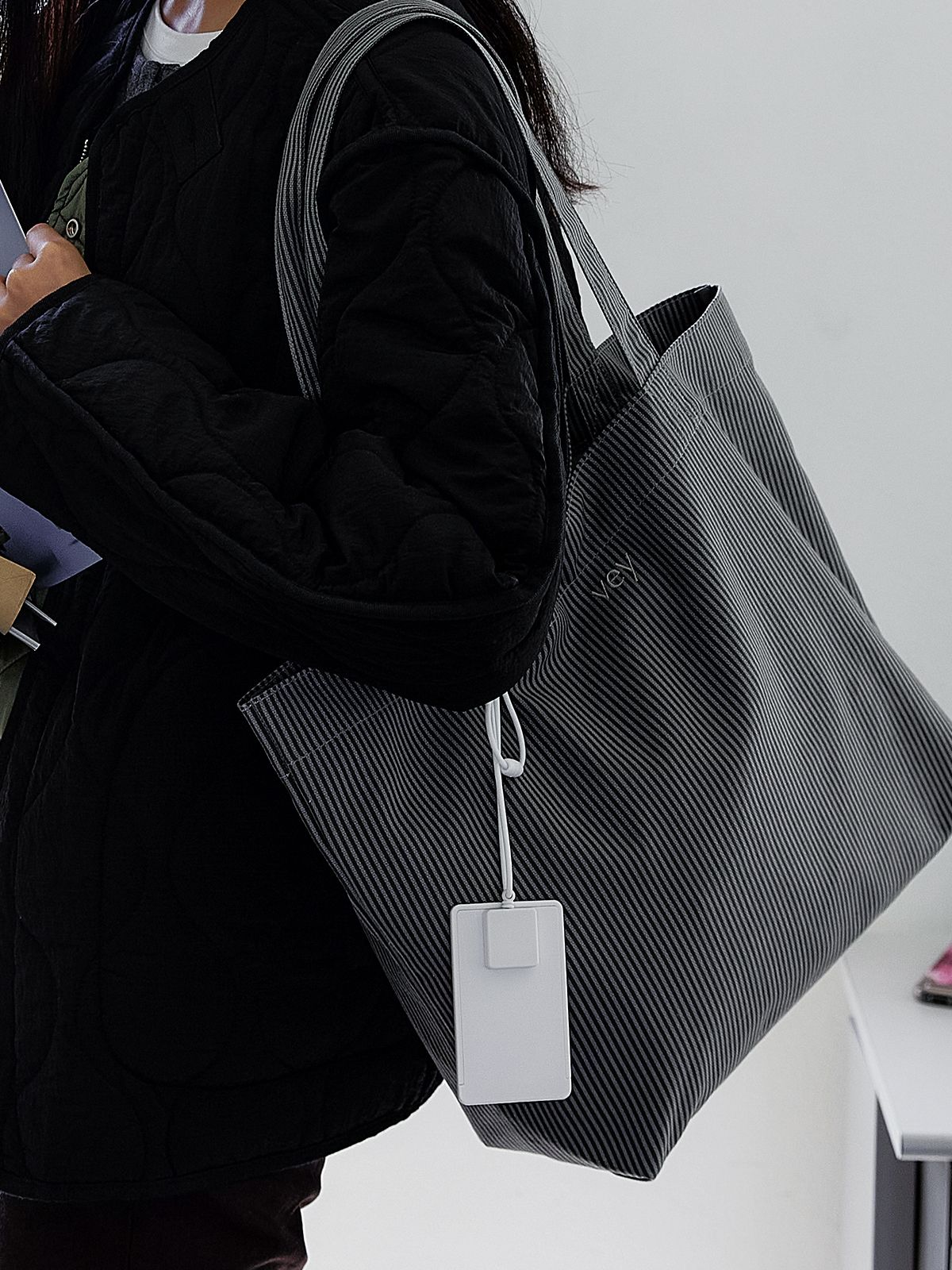 베이(VEY) Striped Bag (Gray)