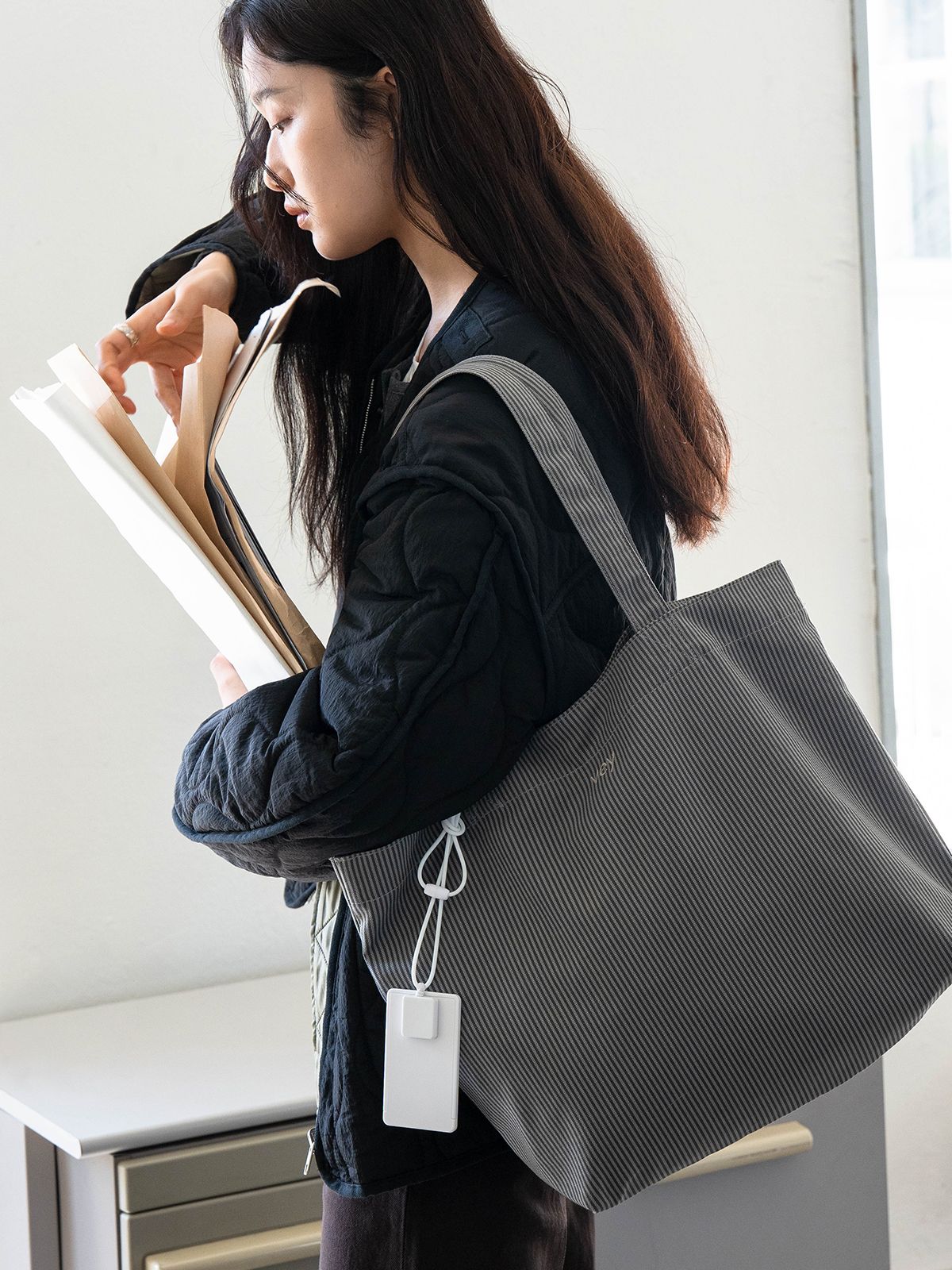 베이(VEY) Striped Bag (Gray)