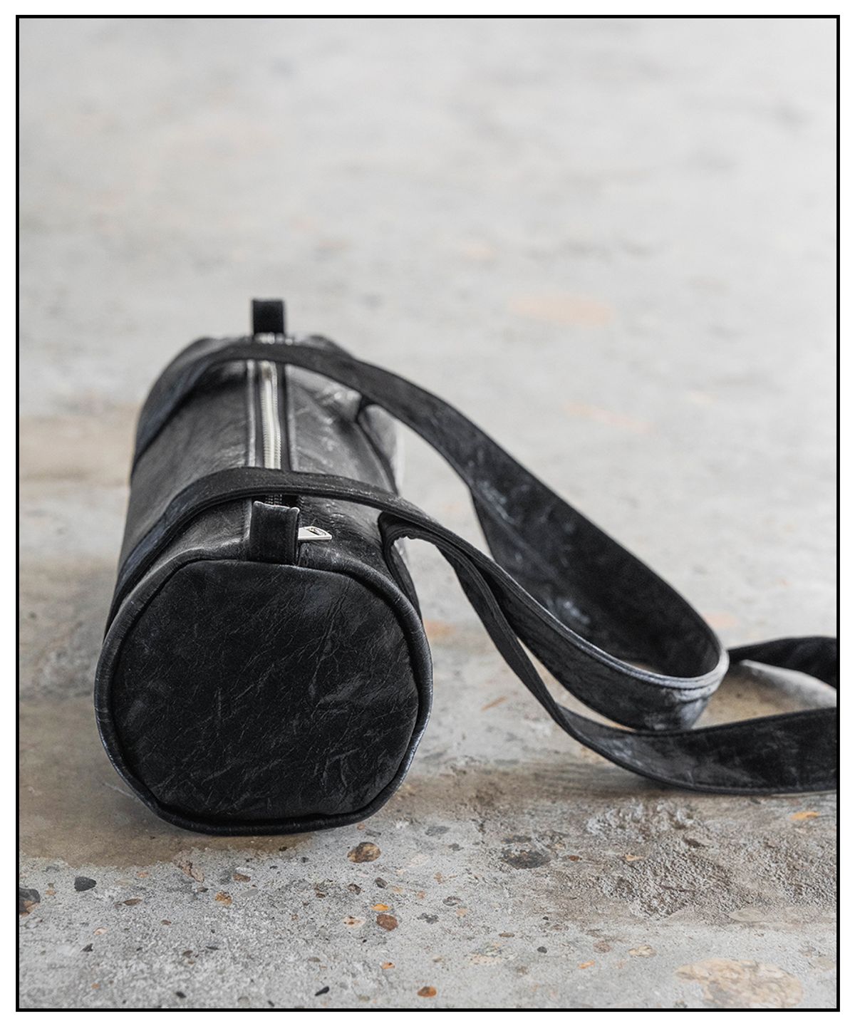 베이(VEY) Roll Bag (Black)