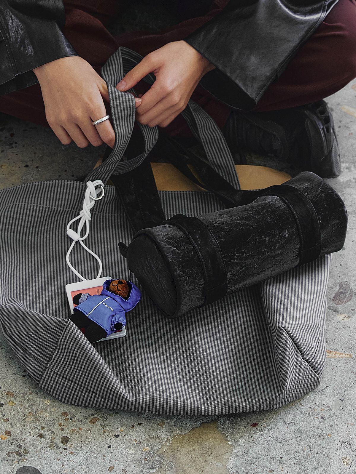 베이(VEY) Roll Bag (Black)