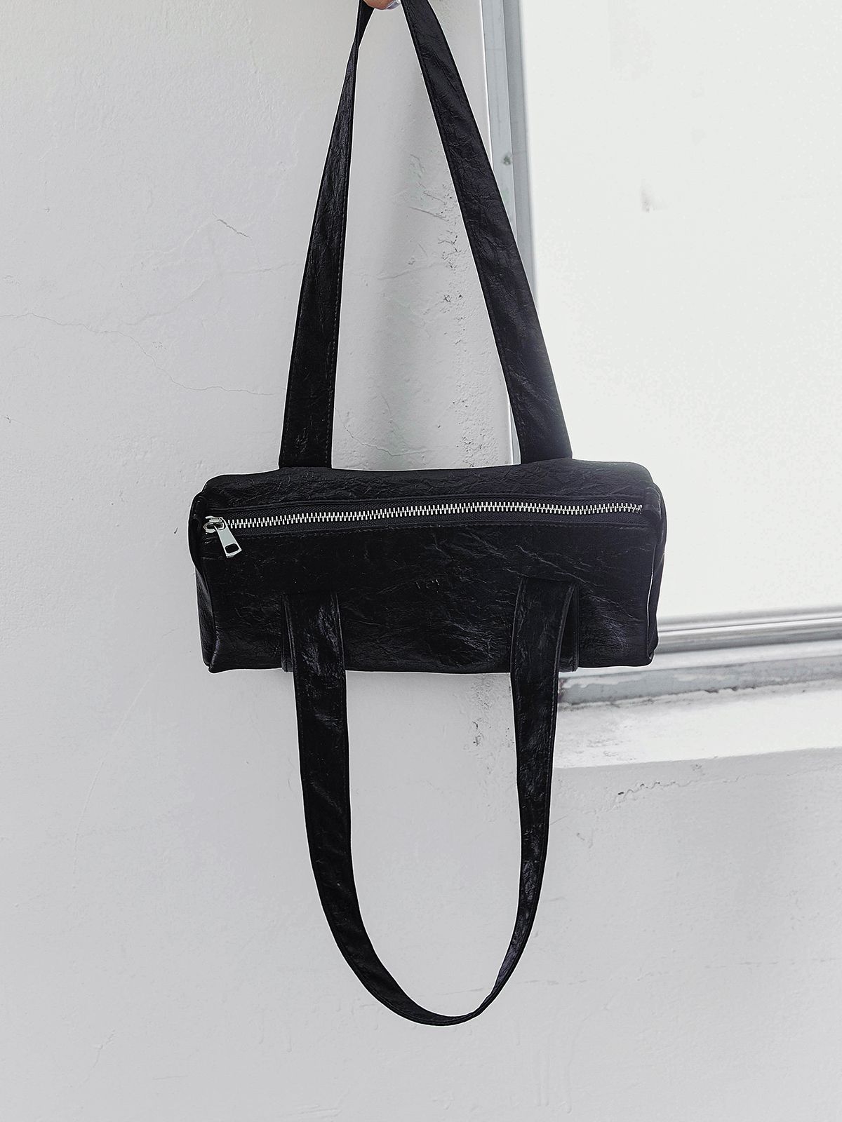 베이(VEY) Roll Bag (Black)