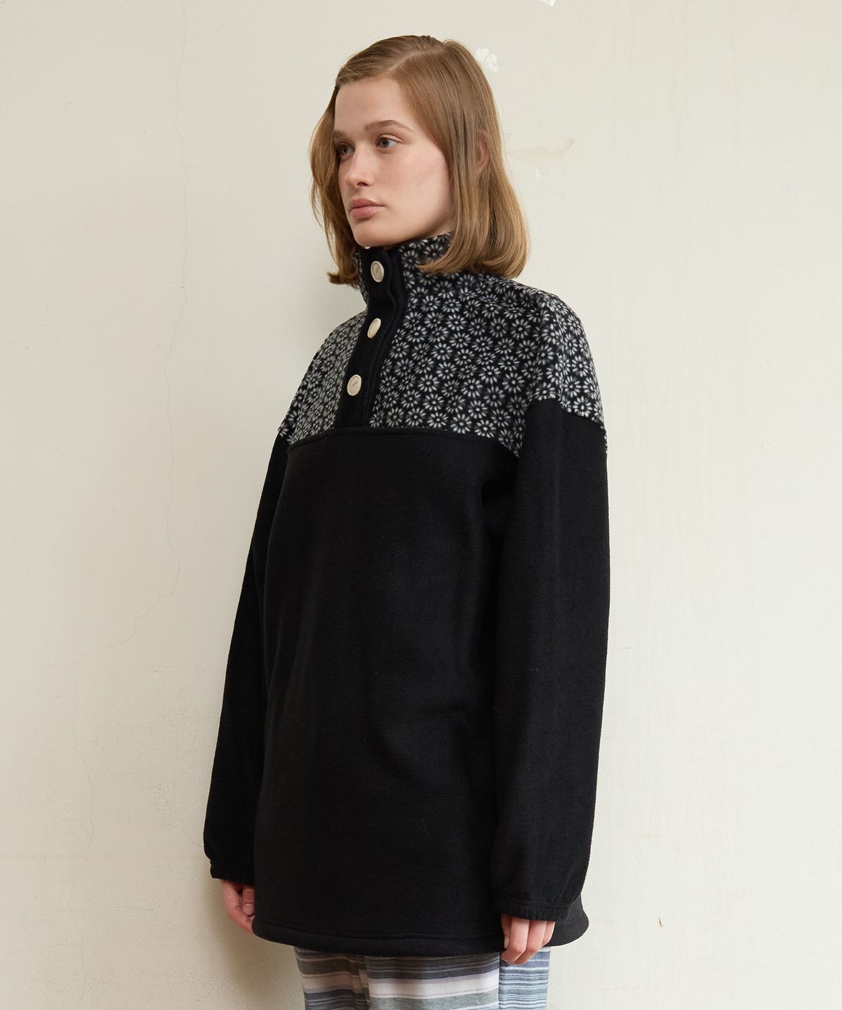 펀프롬펀(FUNFROMFUN) Flower Child Fleece, Black