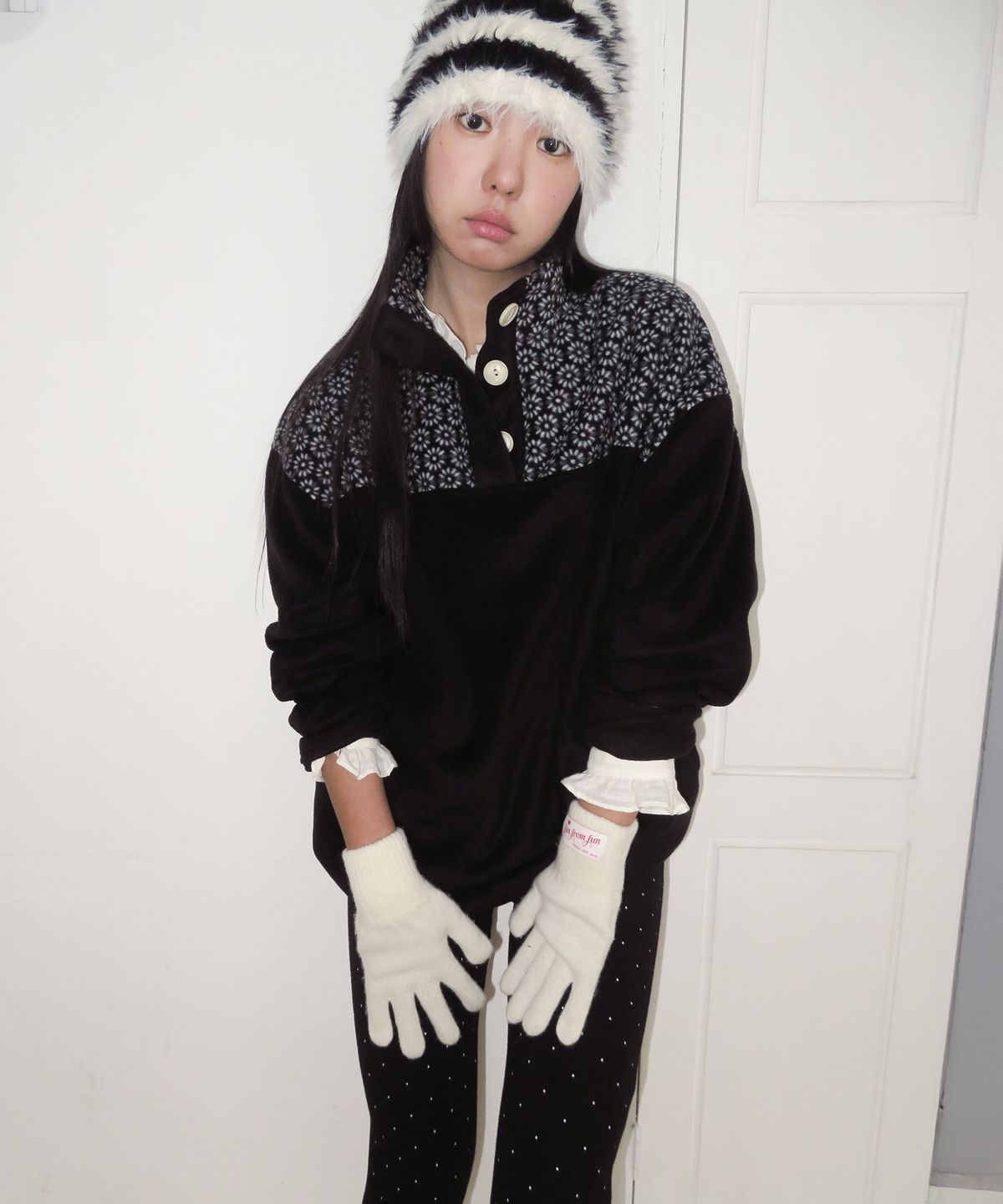 펀프롬펀(FUNFROMFUN) Flower Child Fleece, Black