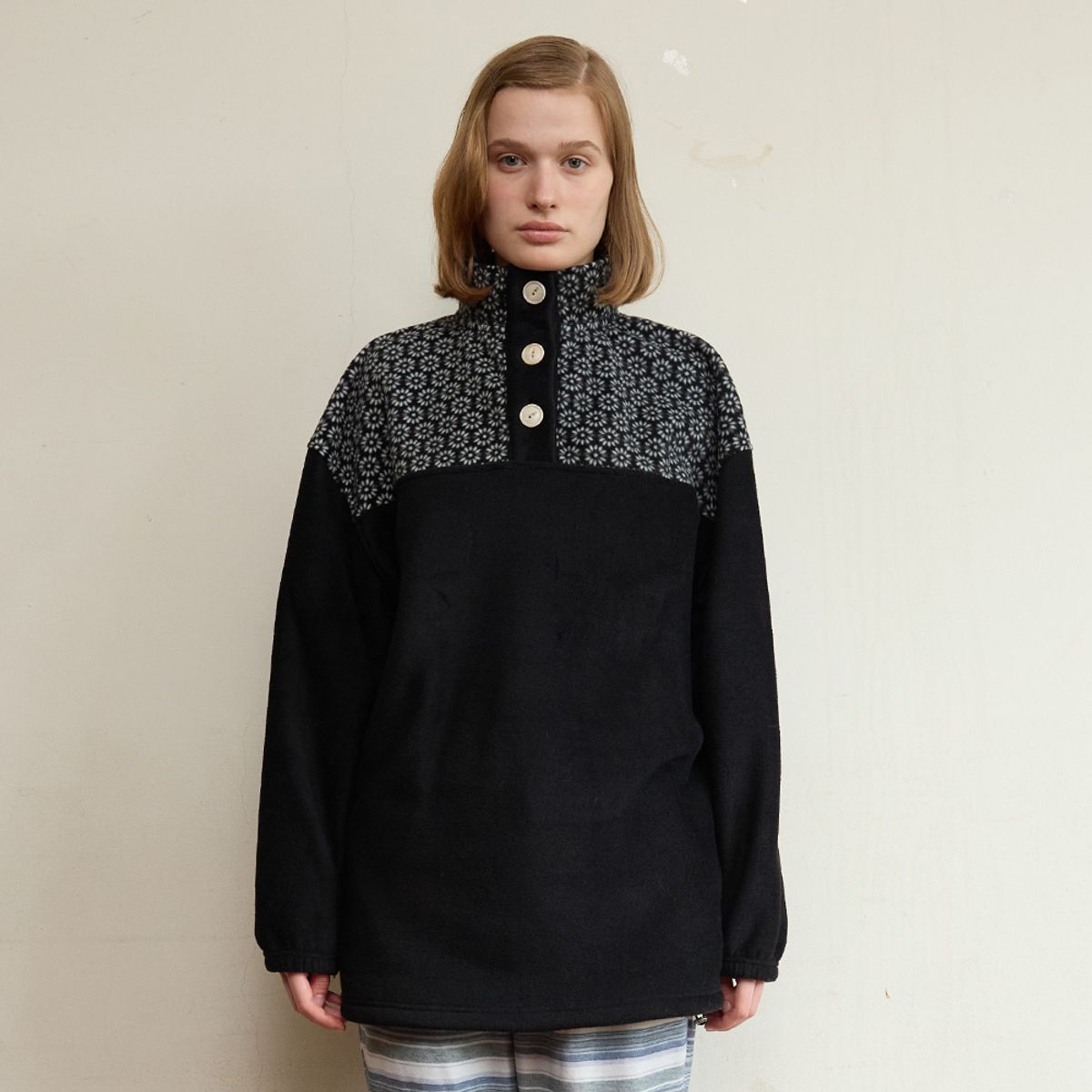 펀프롬펀(FUNFROMFUN) Flower Child Fleece, Black