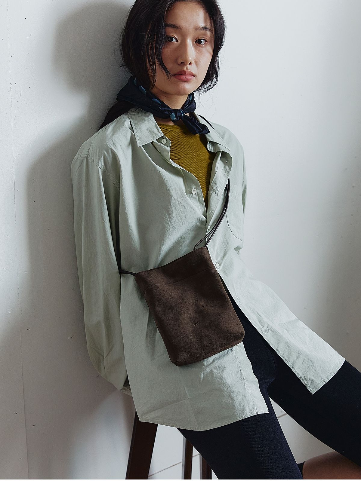 베이(VEY) Suede Pocket Bag (KhakiBrown)