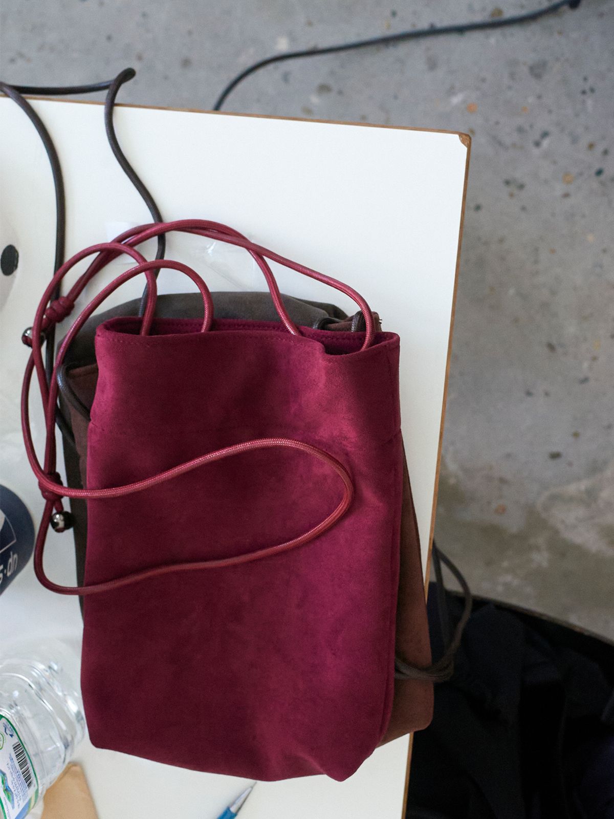 베이(VEY) Suede Pocket Bag (Plum)