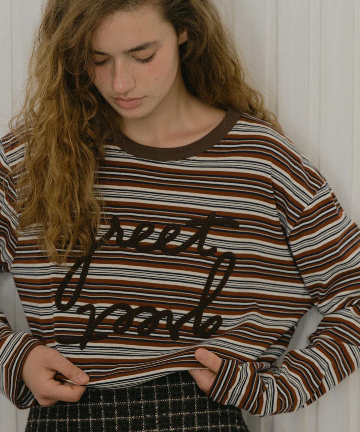 뮈르뮈르(MURMURE) 그리트 부클 스트라이프 오버핏 티_Greet Stripe T_2colors