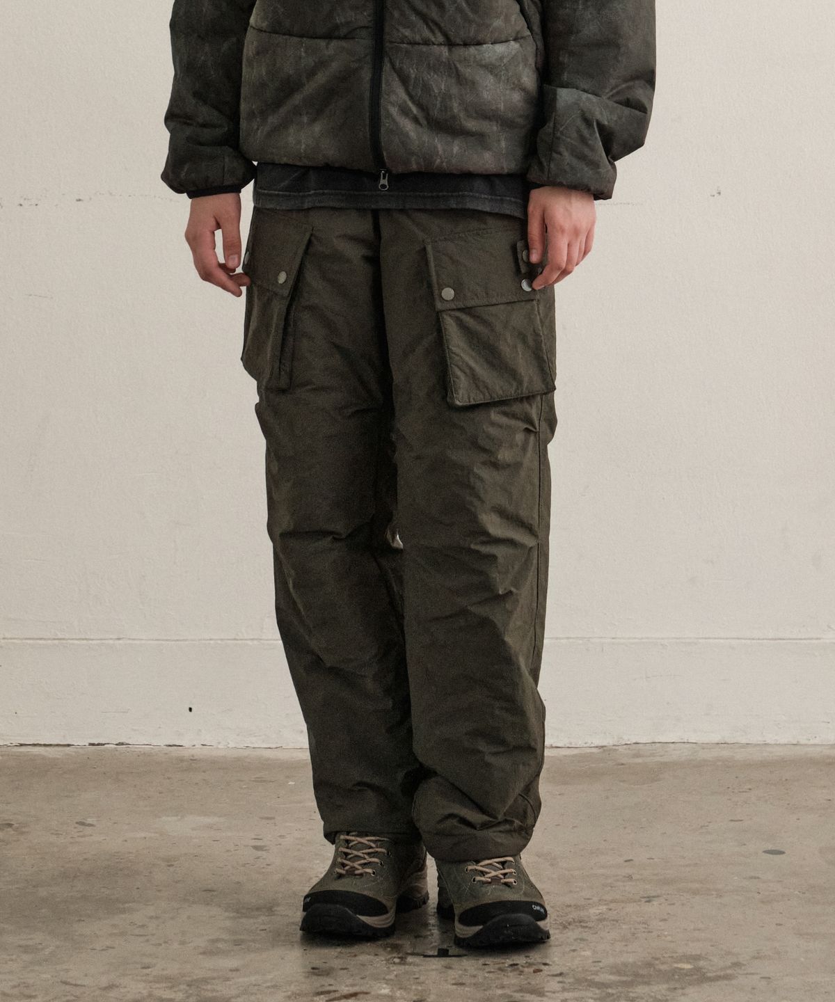 힐리먼트(HELEMENT) 쉐도우 패딩 카고 팬츠 (D/KHAKI)