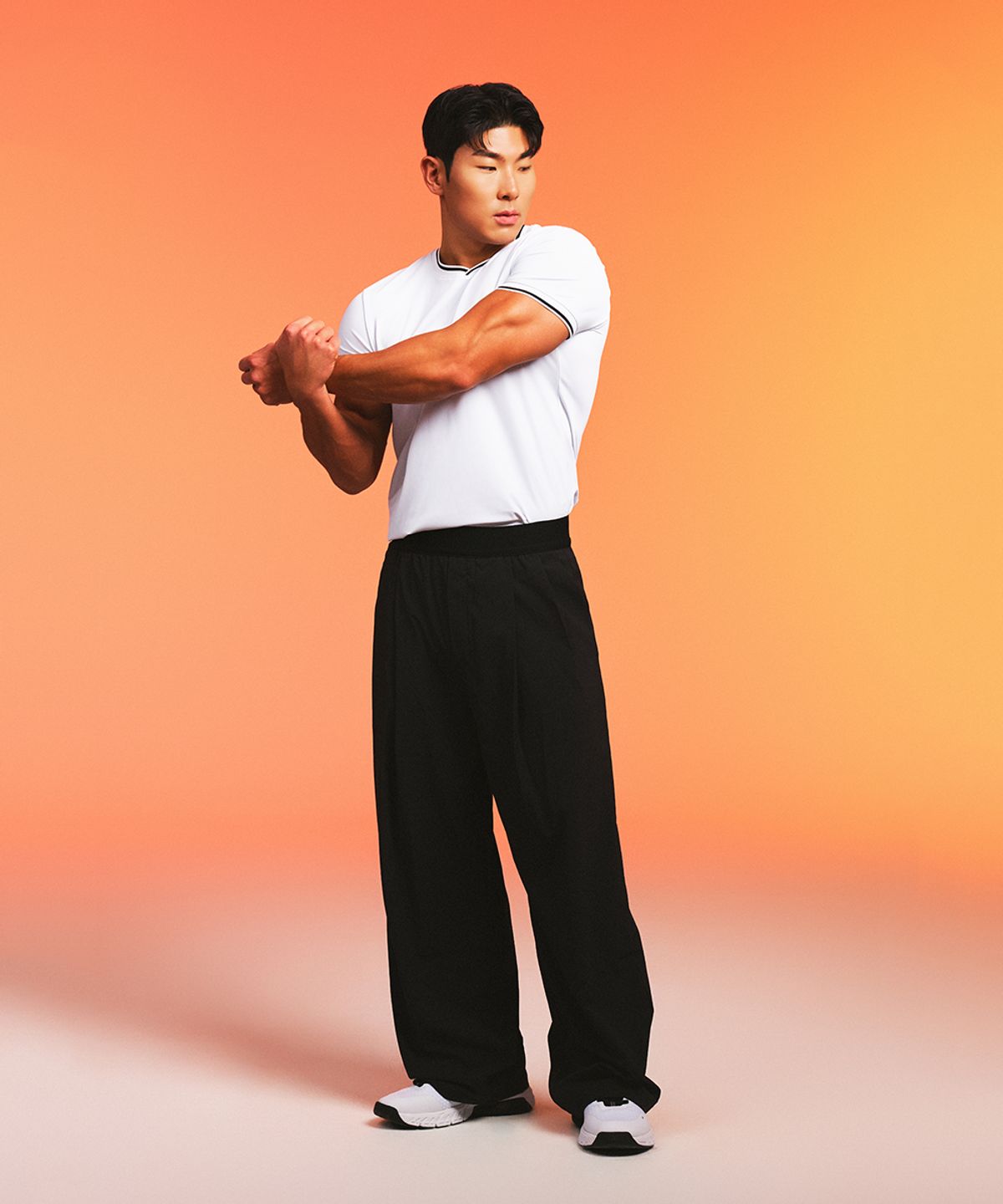 무신사 스탠다드 스포츠(MUSINSA STANDARD SPORTS) 드라이액트 머슬핏 넥포인트 숏슬리브 (4color)