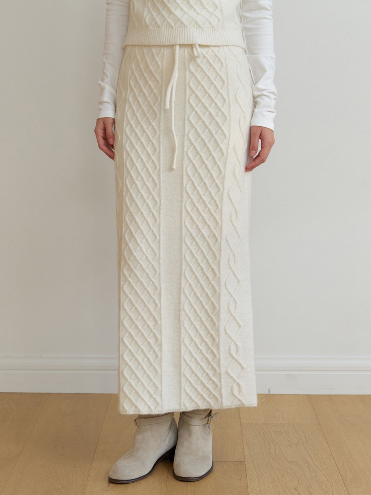 리엘(RE L) Violet knit skirt (ivory)