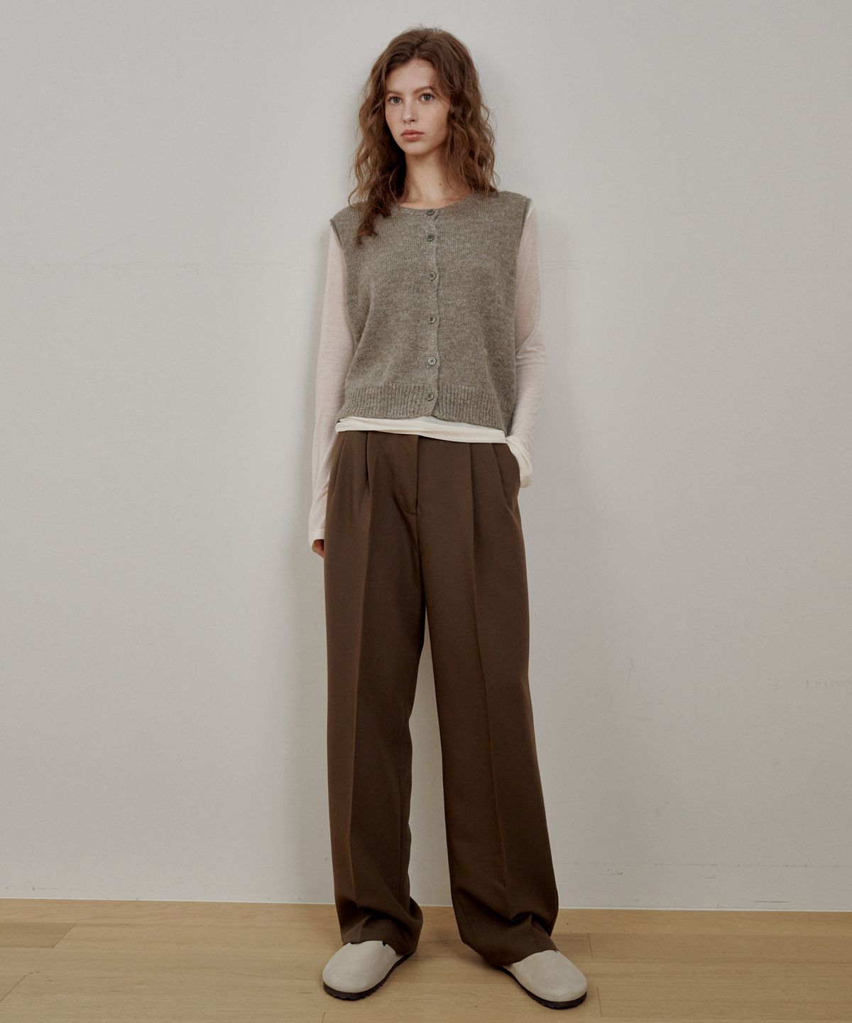 로시로우(LOSSYROW) Soft Two-Tuck Wide Slacks Brown