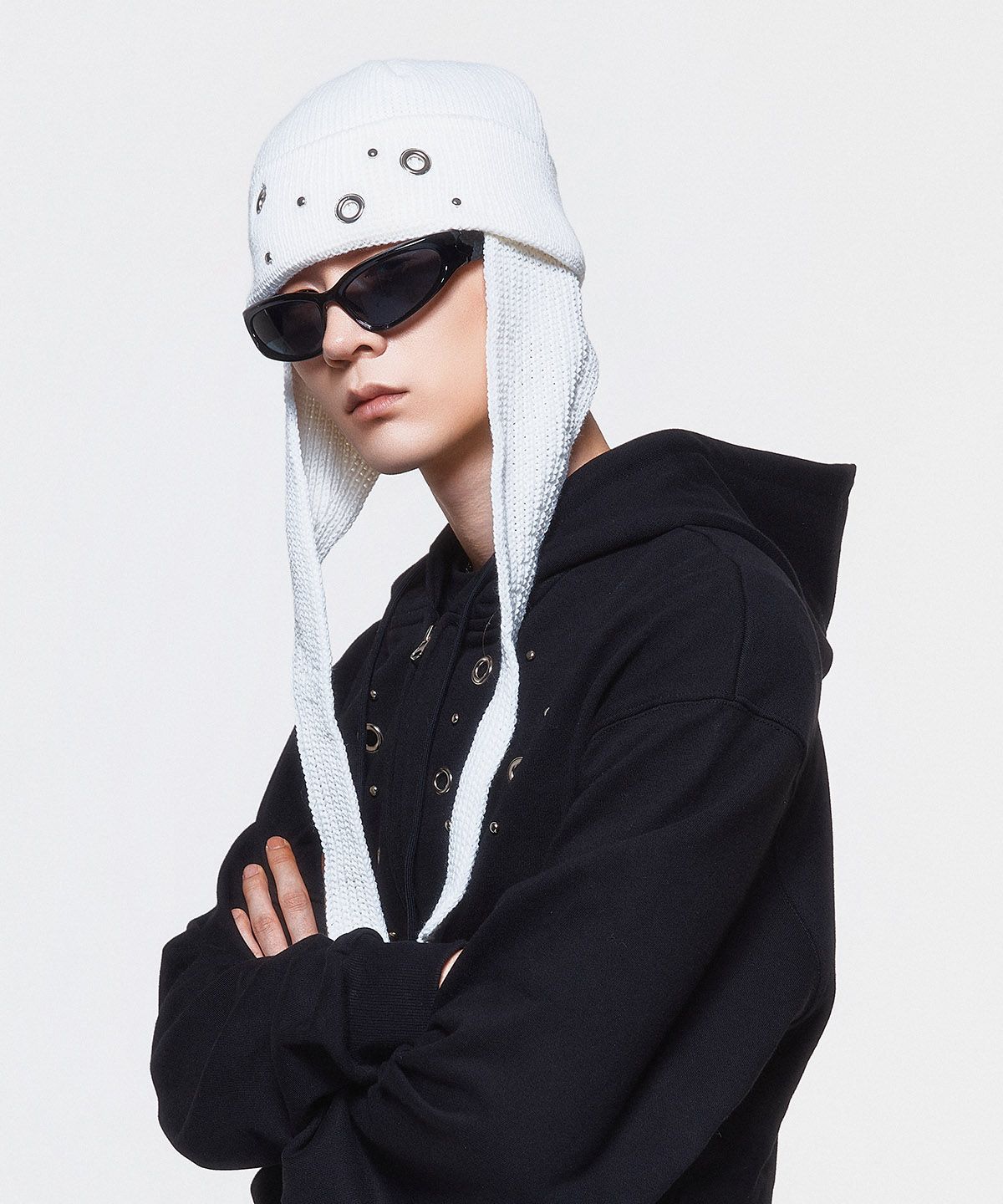 디오스피스(DAUSPICE) (DUC) Eyelet Stud Earflap Beanie White