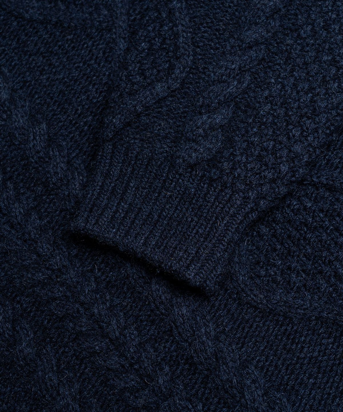 에든버러클럽(EDINBURGH CLUB) ARAN CREW-NECK SWEATER (NAVY)