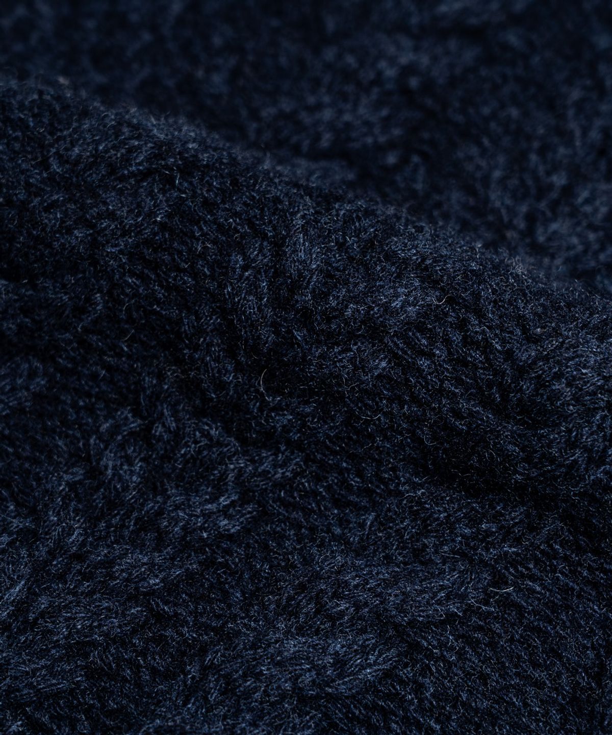 에든버러클럽(EDINBURGH CLUB) ARAN CREW-NECK SWEATER (NAVY)
