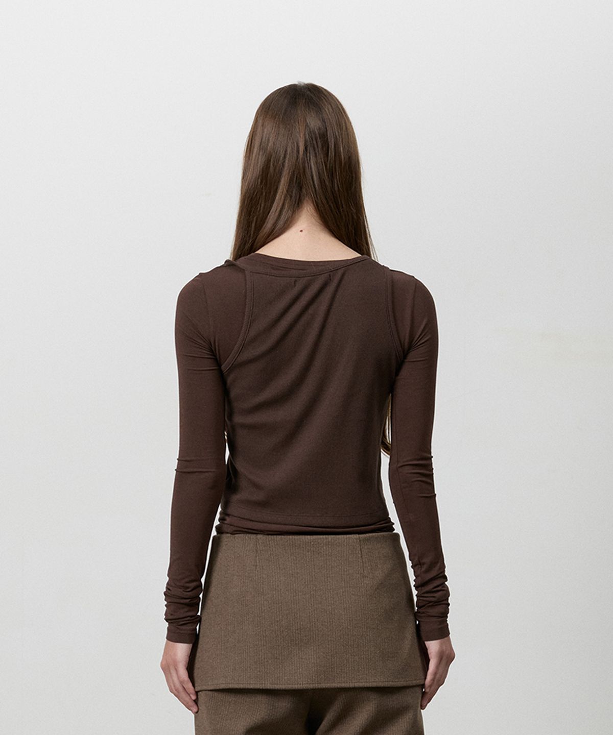쓰리투에이티(THREE TO EIGHTY) KNOTTED STRAP LAYERED TEE BROWN
