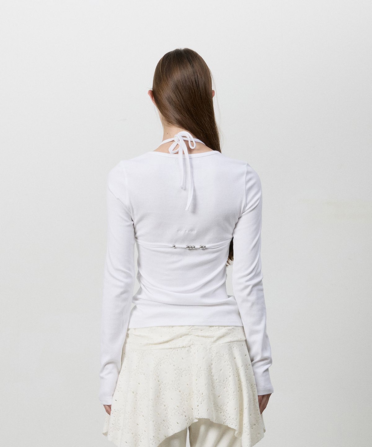 쓰리투에이티(THREE TO EIGHTY) BEADY BRA LAYER LONG SLEEVE TEE WHITE