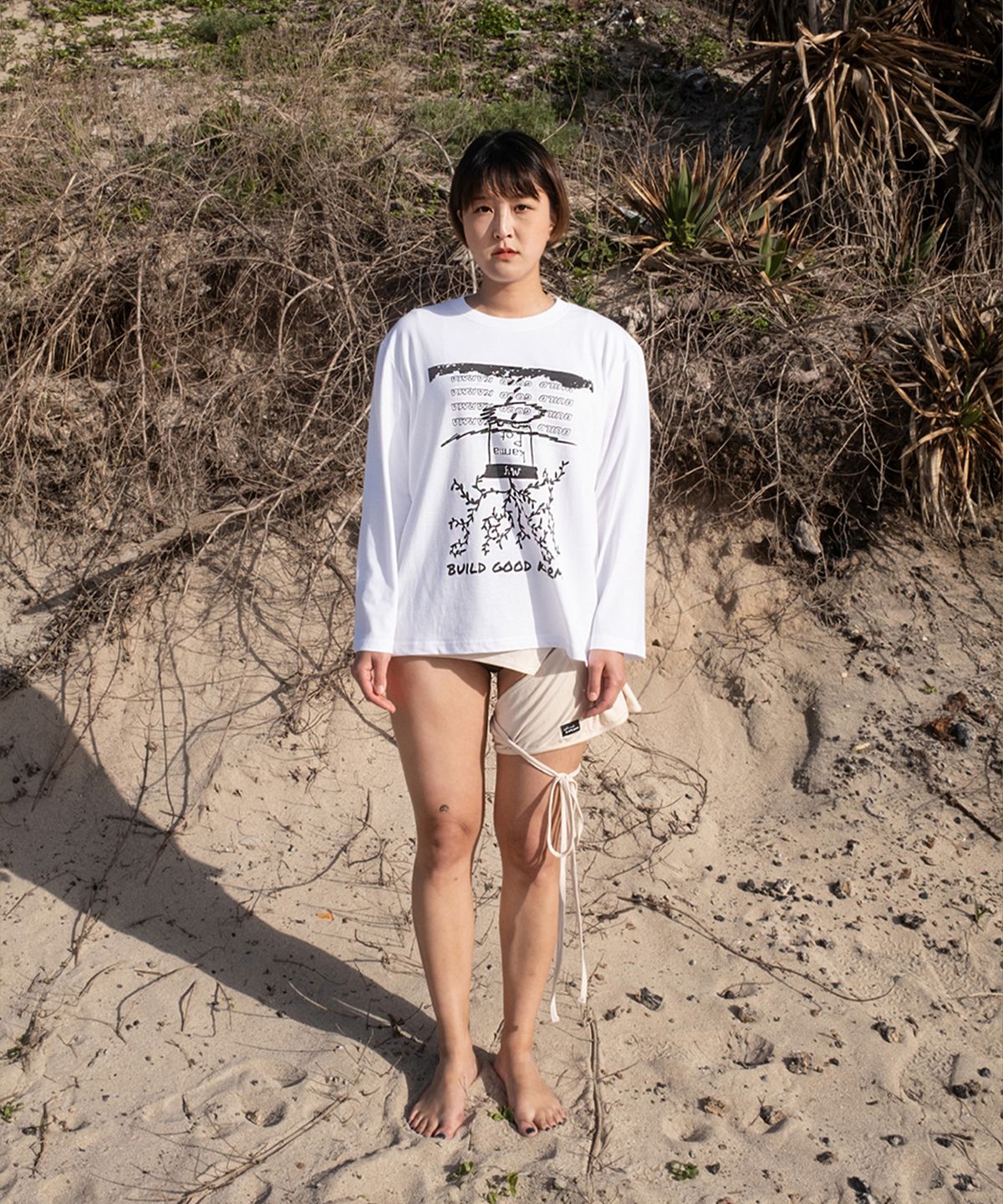 사파리 술라 익스플로어(SAFARI SULA EXPLORE) 카르마 팟 롱 슬리브 인 화이트