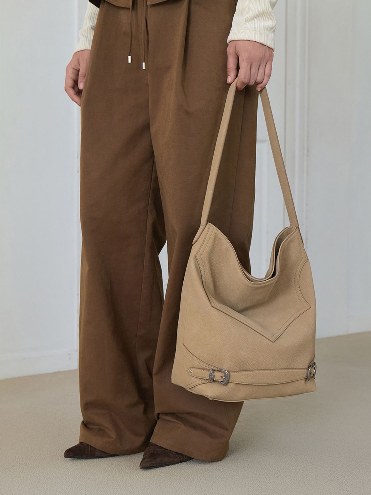 레이브(RAIVE) Willow Bucket in D/Beige UB5AB096-96
