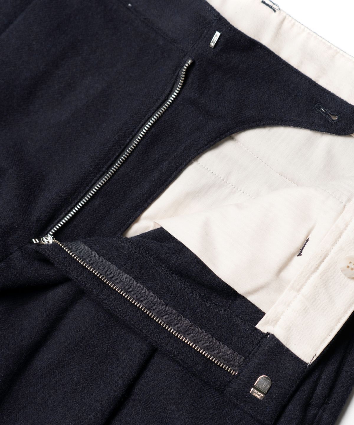 에든버러클럽(EDINBURGH CLUB) ONE-TUCK WIDE FIT WOOL BLENDED PANTS (NAVY)