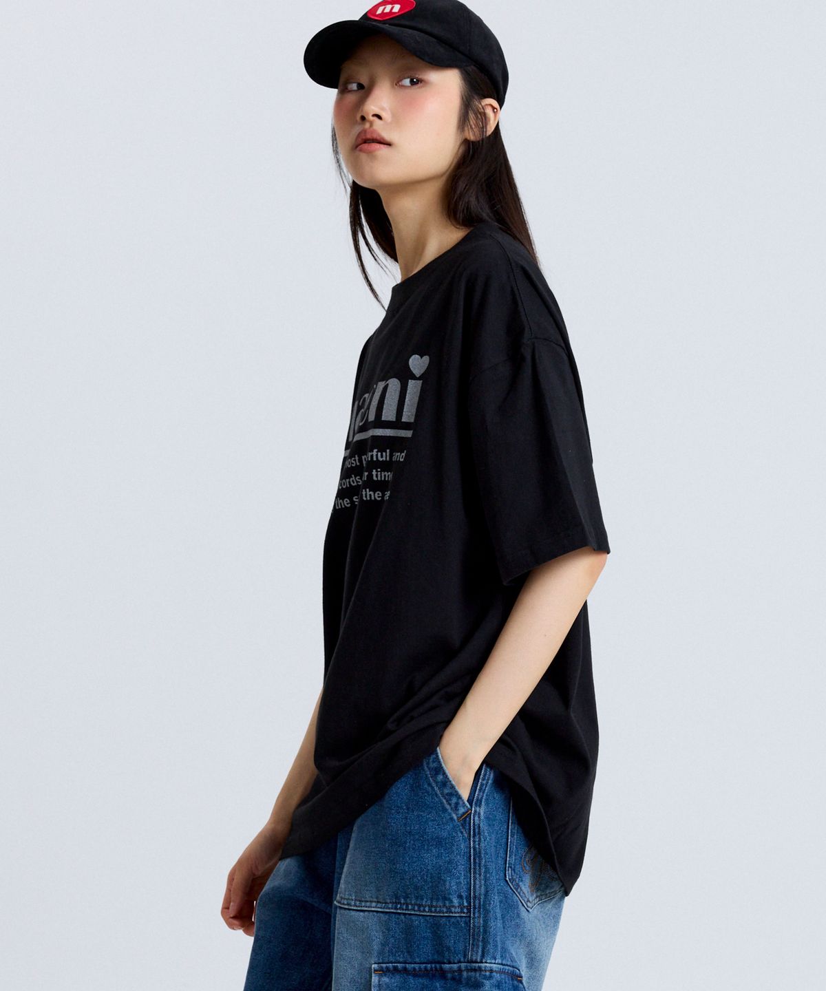 마크니(MACNI) SPIRIT LOGO T-SHIRT_BLACK