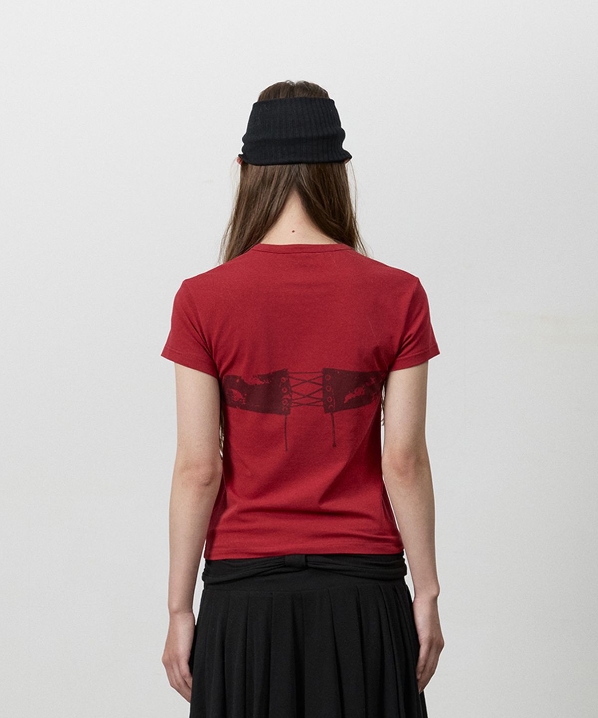 쓰리투에이티(THREE TO EIGHTY) STANDARD CORSET GRAPHIC TEE RED