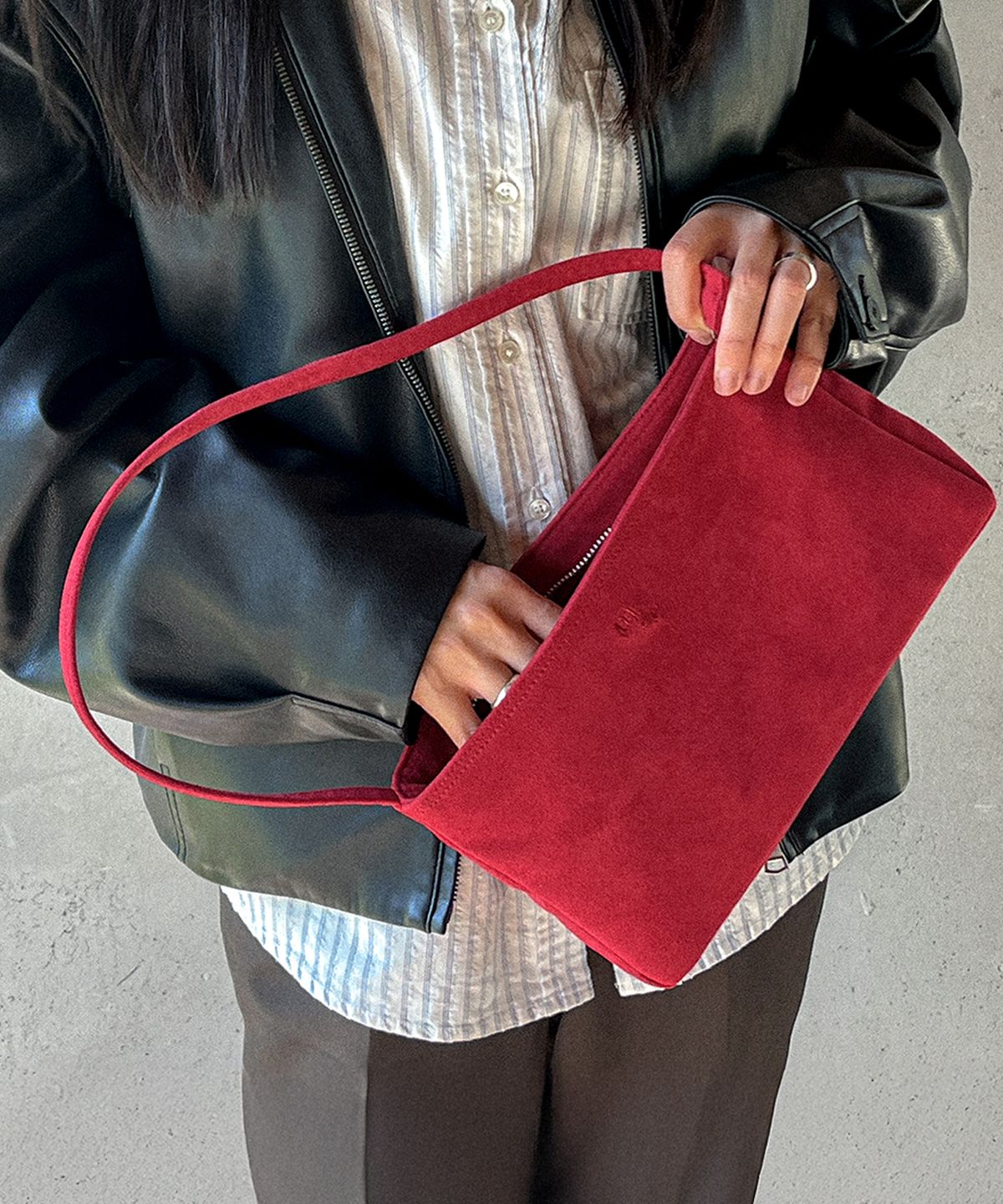 무쿠앤에보니(MUCU AND EBONY) Comfy Flat Bag _ Suede Red