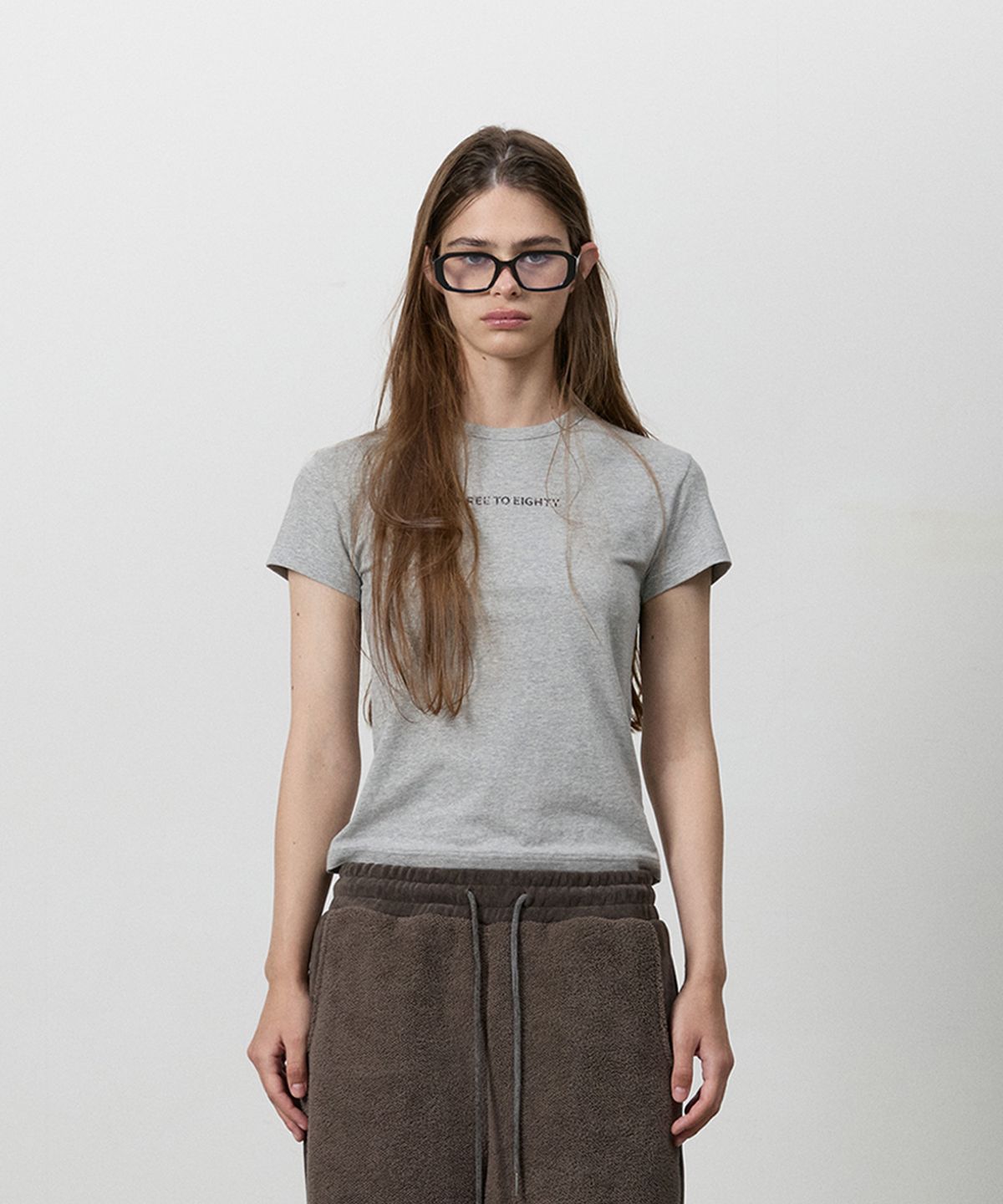 쓰리투에이티(THREE TO EIGHTY) STANDARD CORSET GRAPHIC TEE GREY