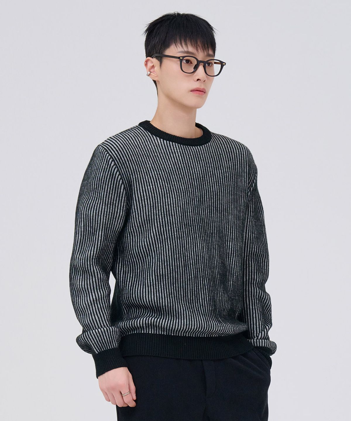 체이스컬트(CHASECULT) 남성 투톤 라운드 스웨터-블랙
