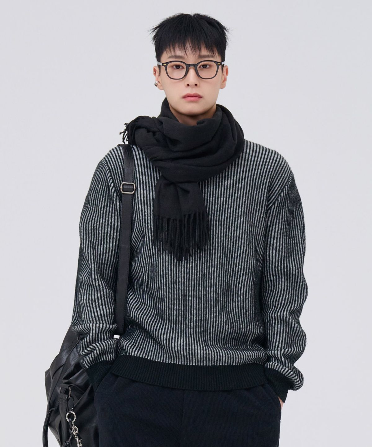체이스컬트(CHASECULT) 남성 투톤 라운드 스웨터-블랙