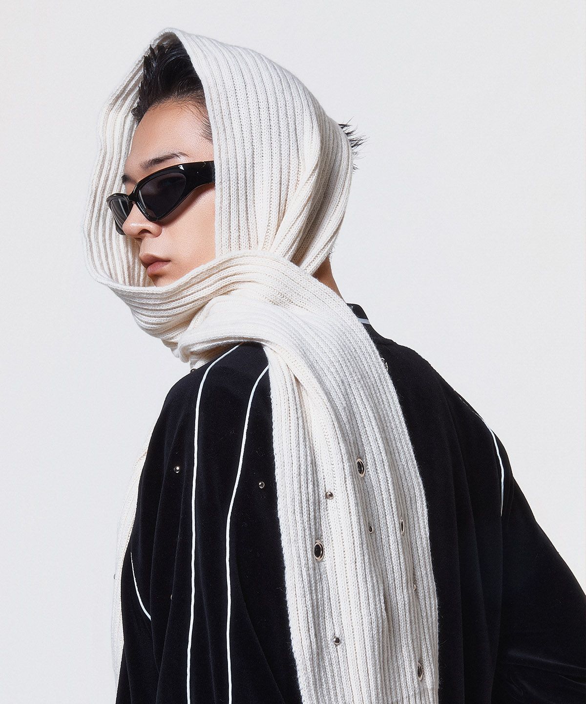 디오스피스(DAUSPICE) (DUC) Eyelet Stud Muffler White