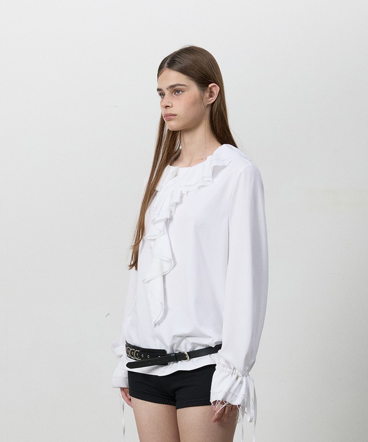 쓰리투에이티(THREE TO EIGHTY) RUCHED FRINGE BLOUSE WHITE